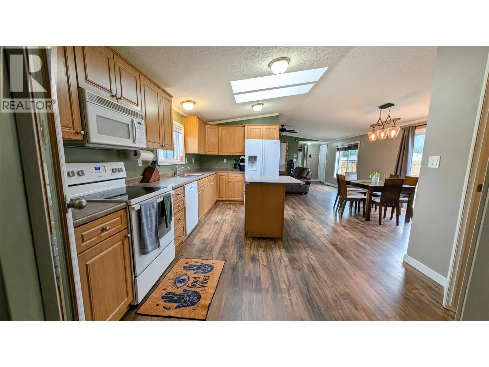 4811 CRESCENTWOOD Drive