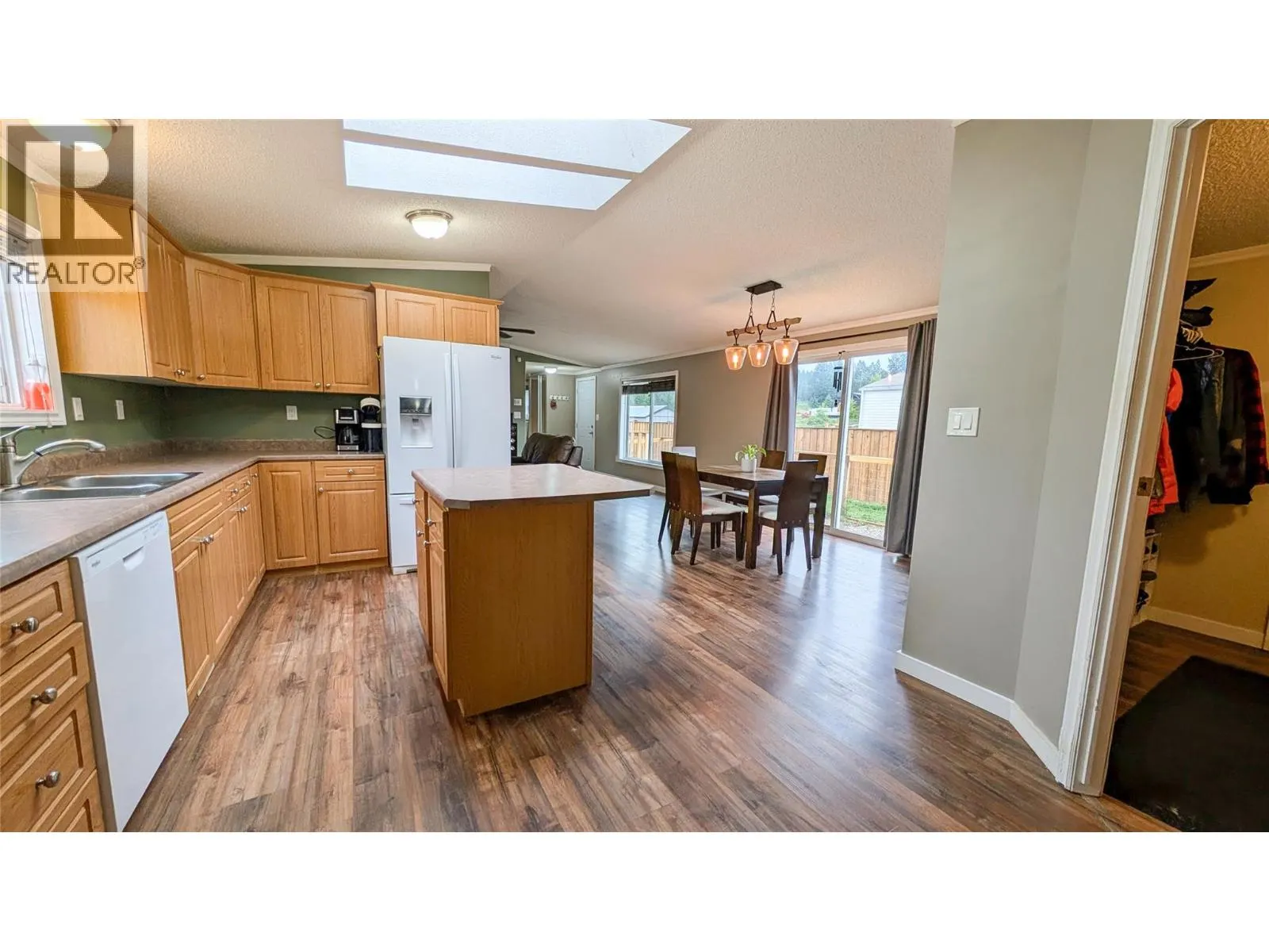 4811 CRESCENTWOOD Drive