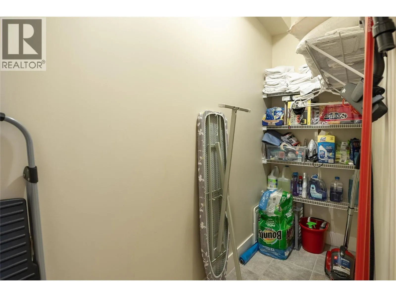 4205 Gellatly Road Unit# 301