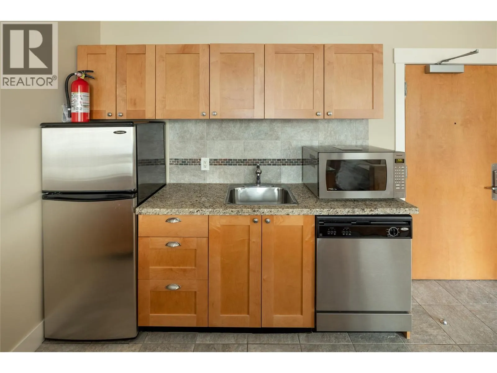 4205 Gellatly Road Unit# 301