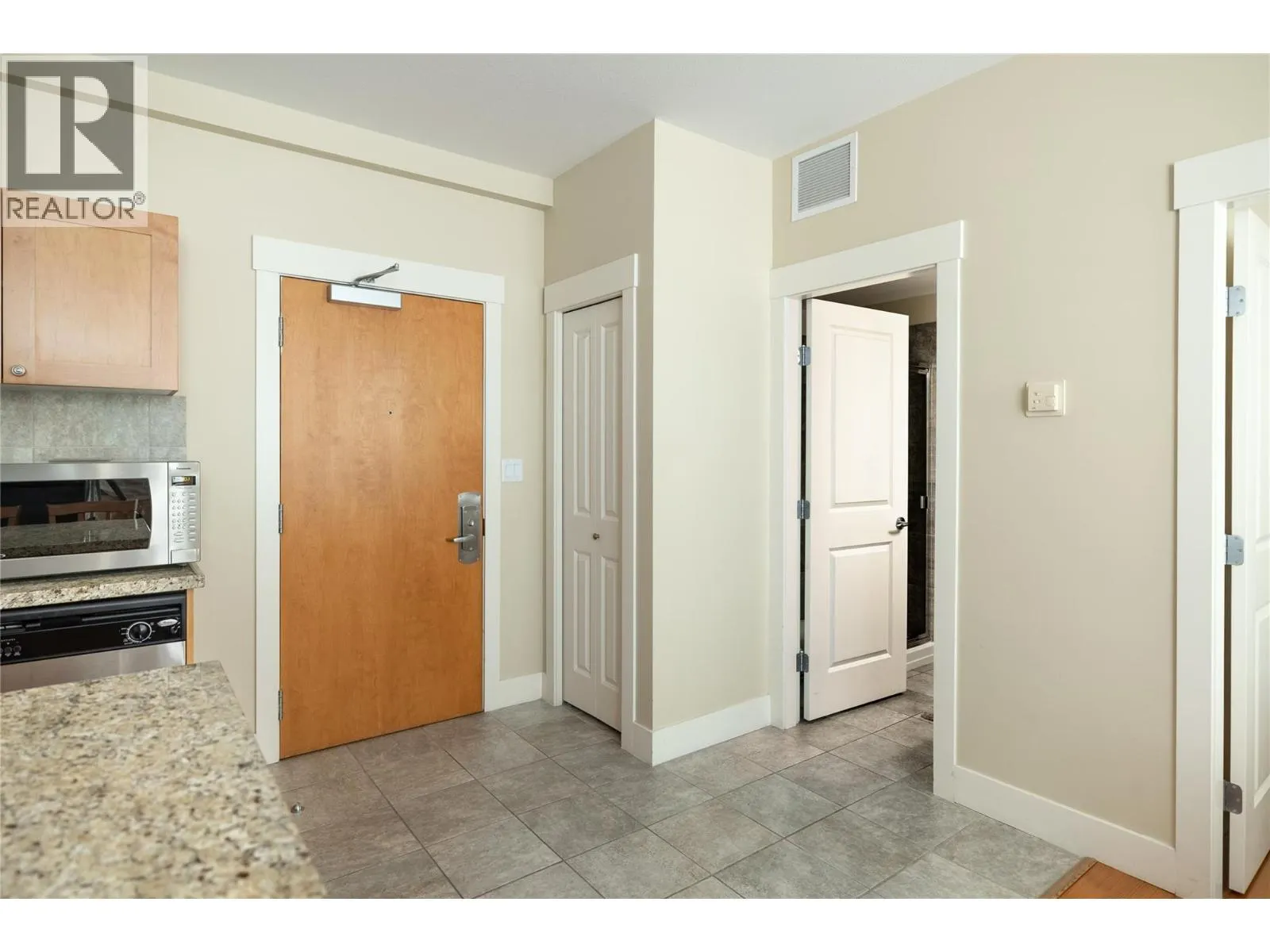 4205 Gellatly Road Unit# 301