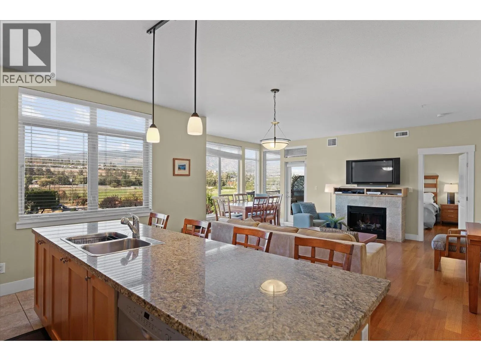 4205 Gellatly Road Unit# 301