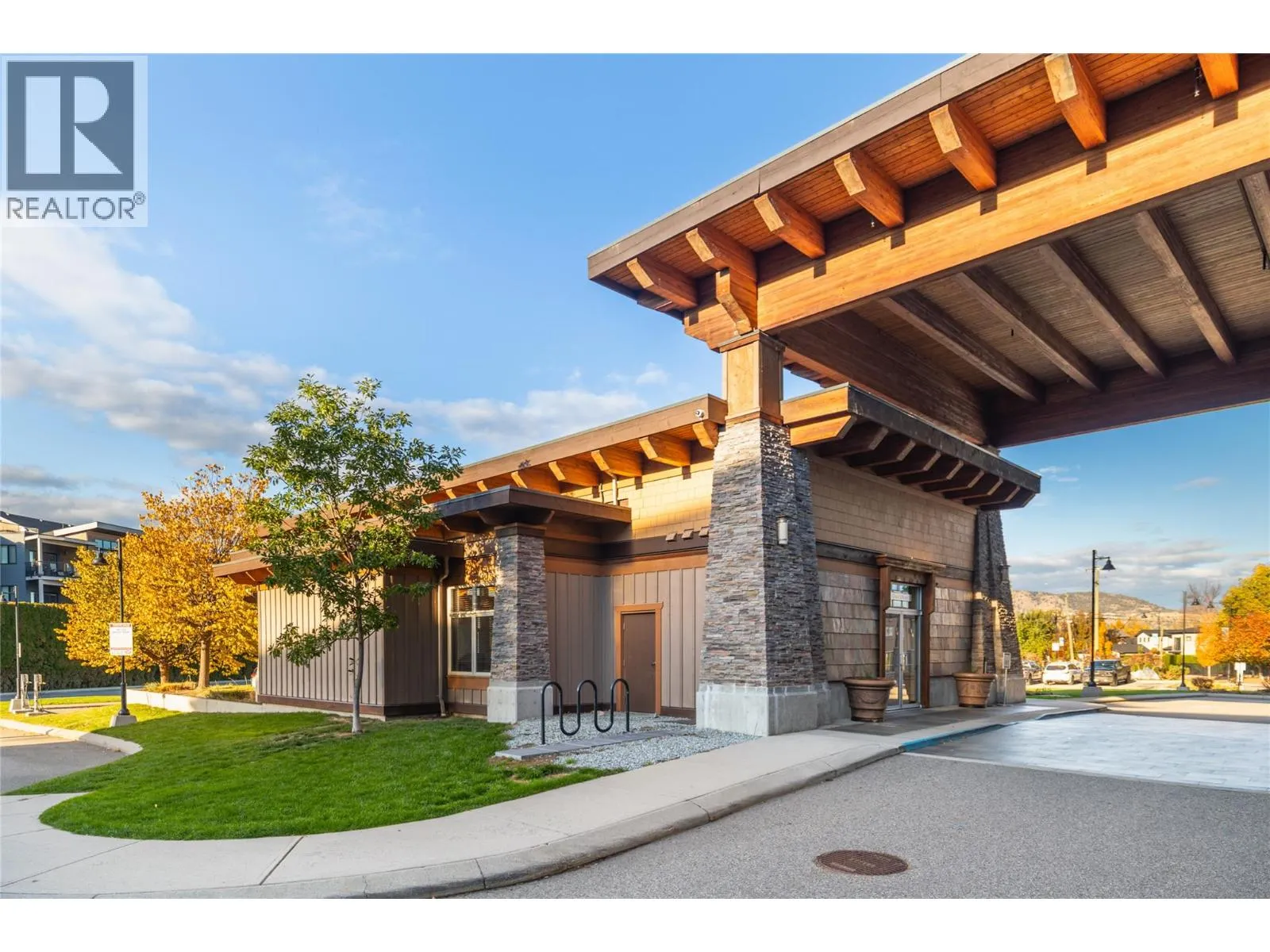 4205 Gellatly Road Unit# 301