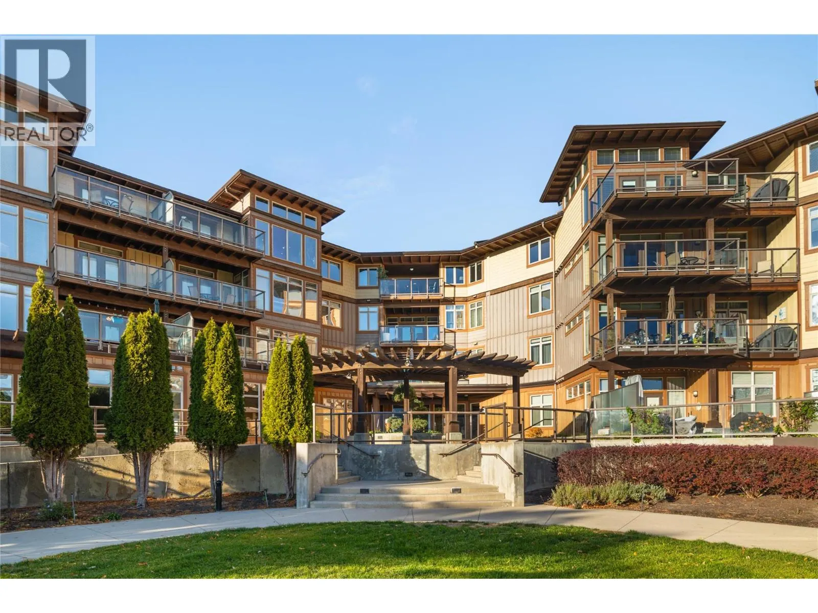 4205 Gellatly Road Unit# 301