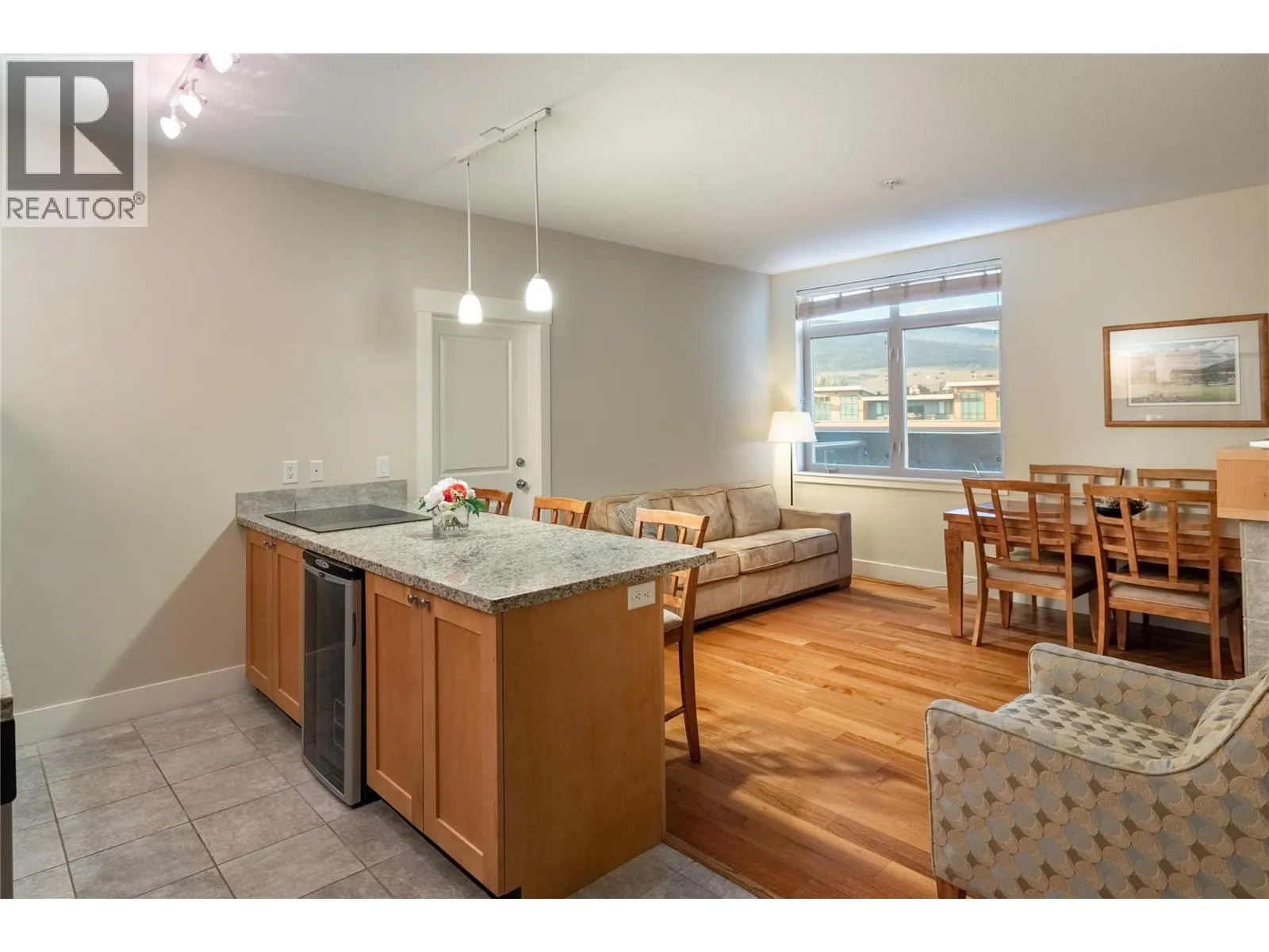 4205 Gellatly Road Unit# 301