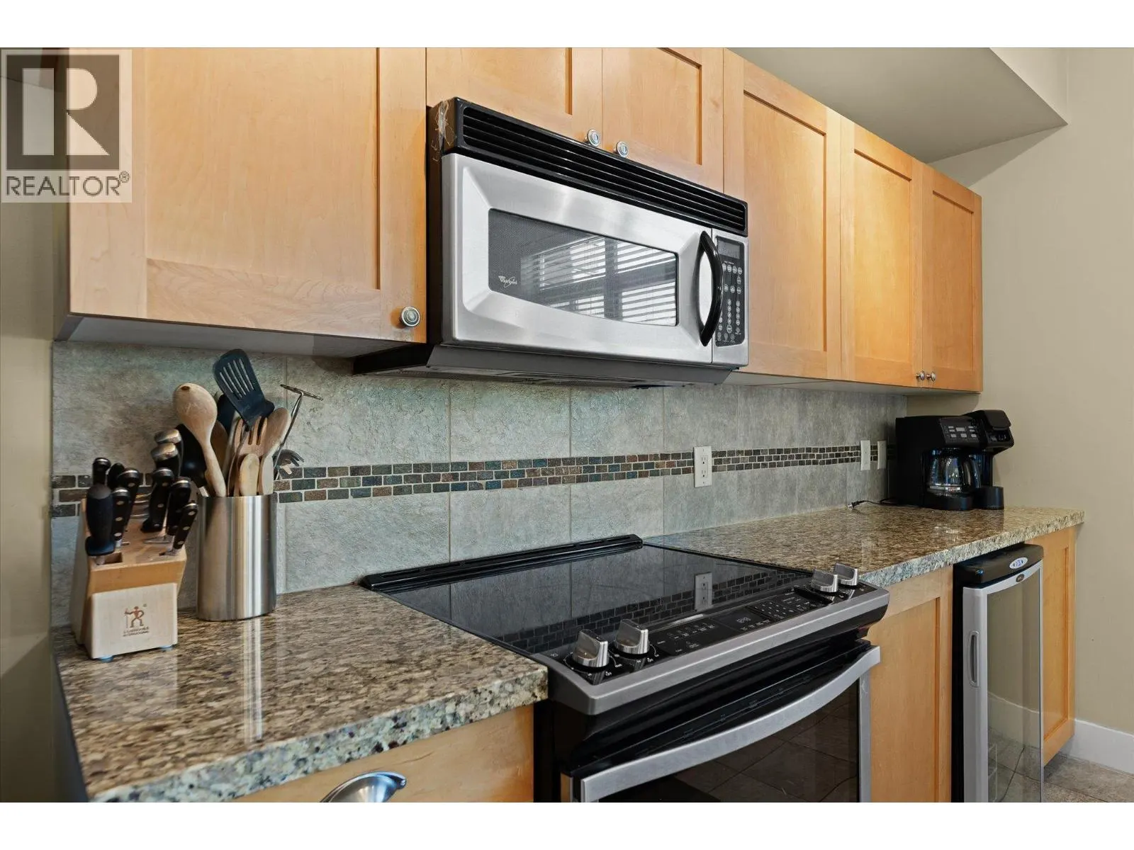 4205 Gellatly Road Unit# 301