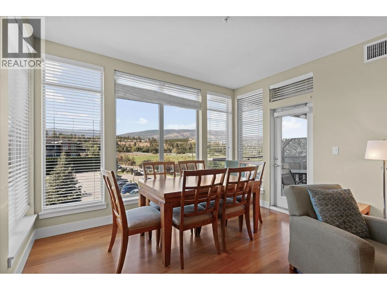 4205 Gellatly Road Unit# 301