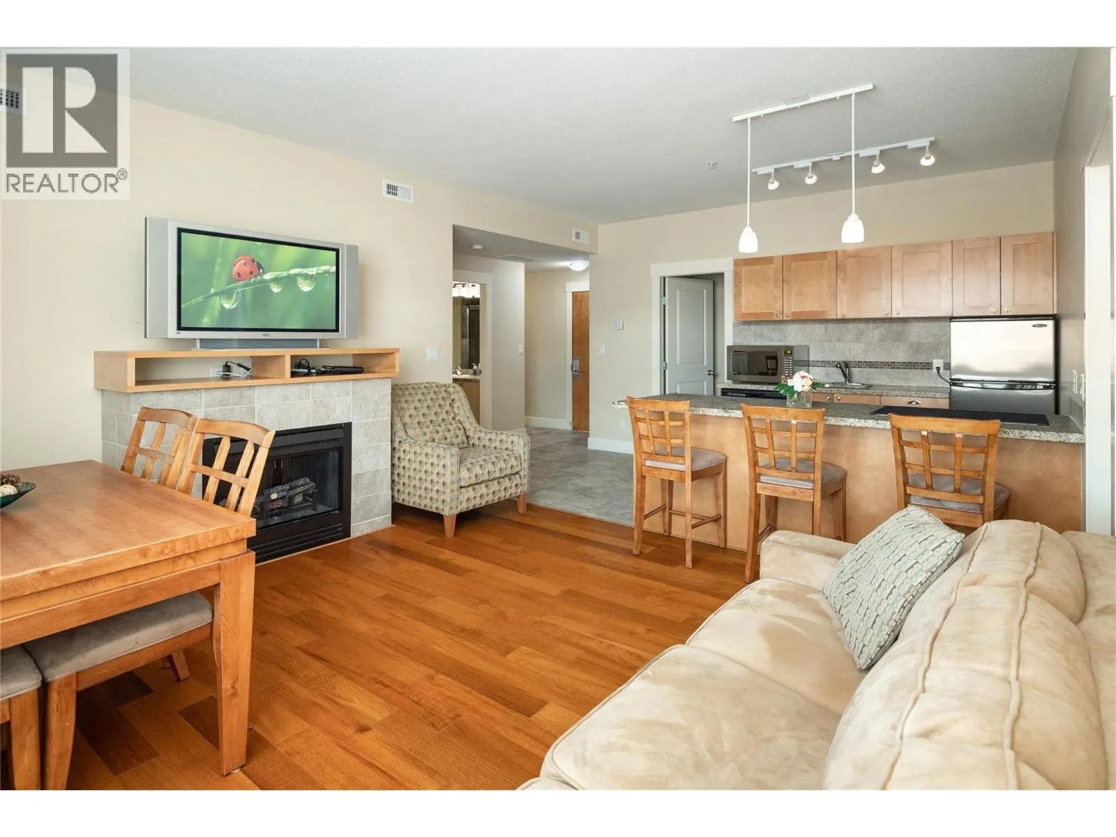 4205 Gellatly Road Unit# 301