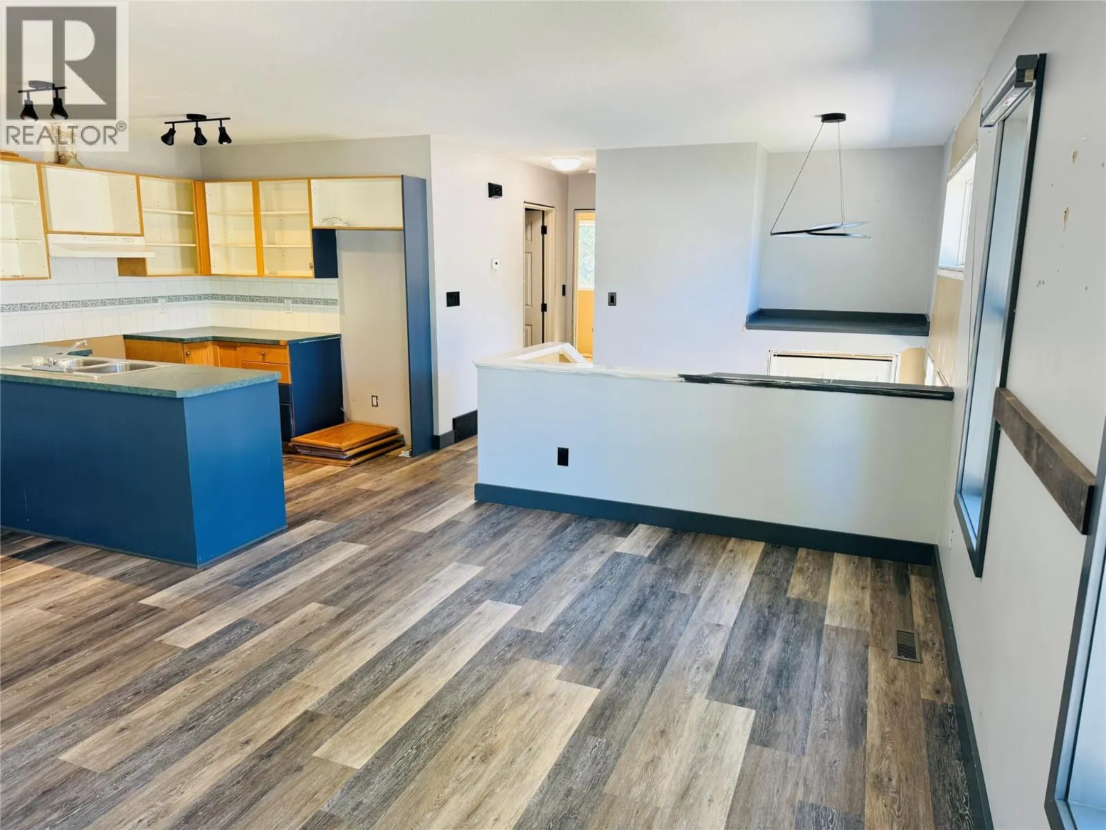 1B Wolf Crescent