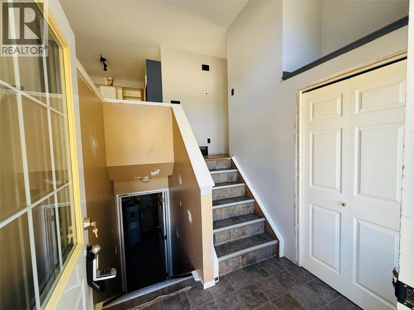 1B Wolf Crescent