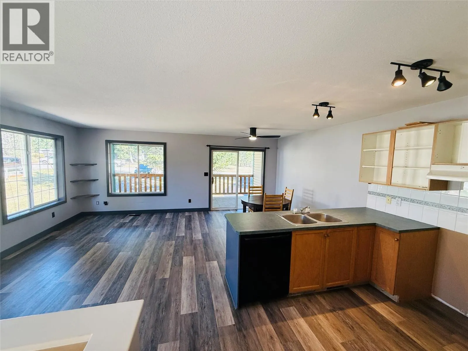1B Wolf Crescent