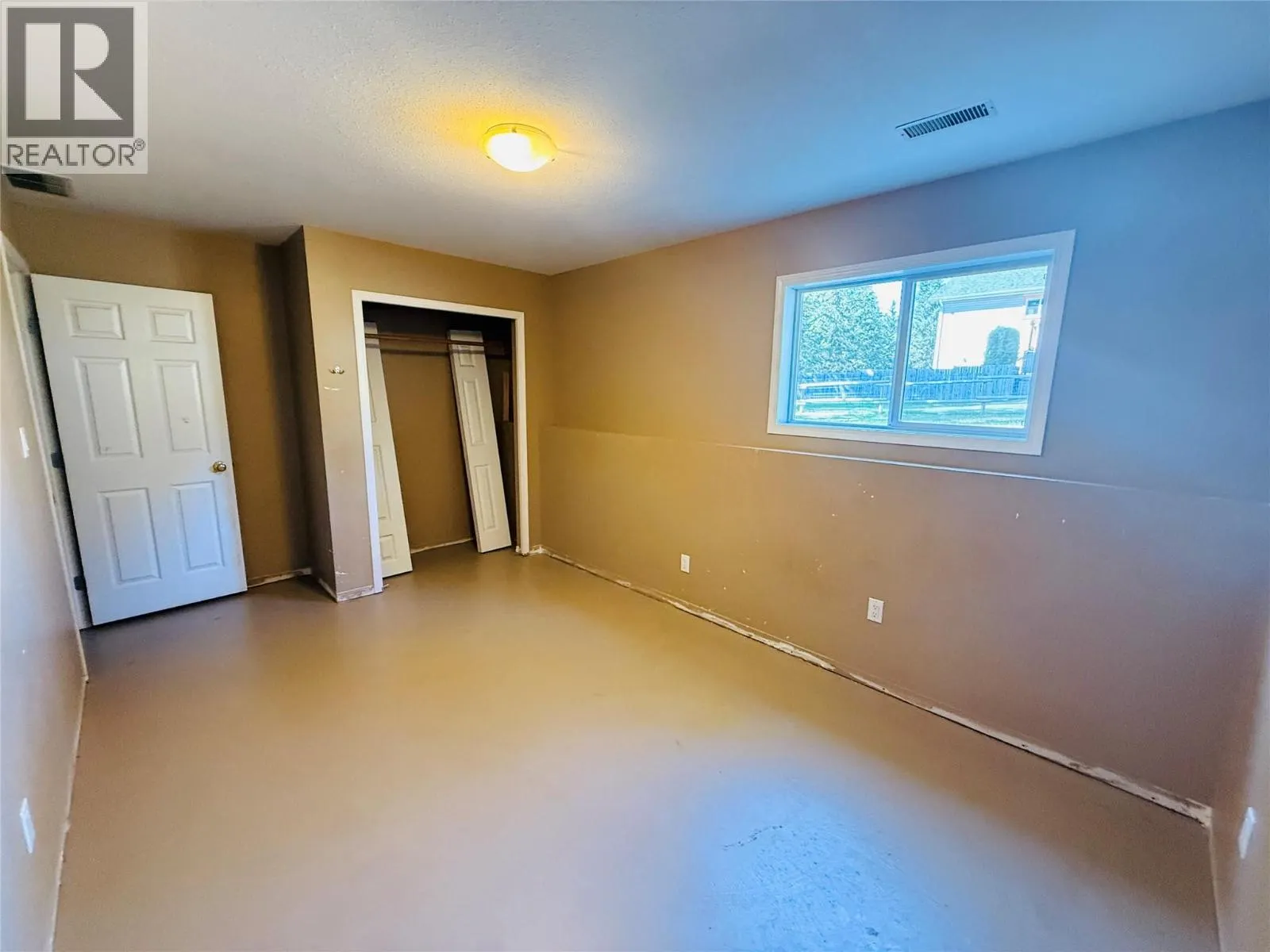 1B Wolf Crescent