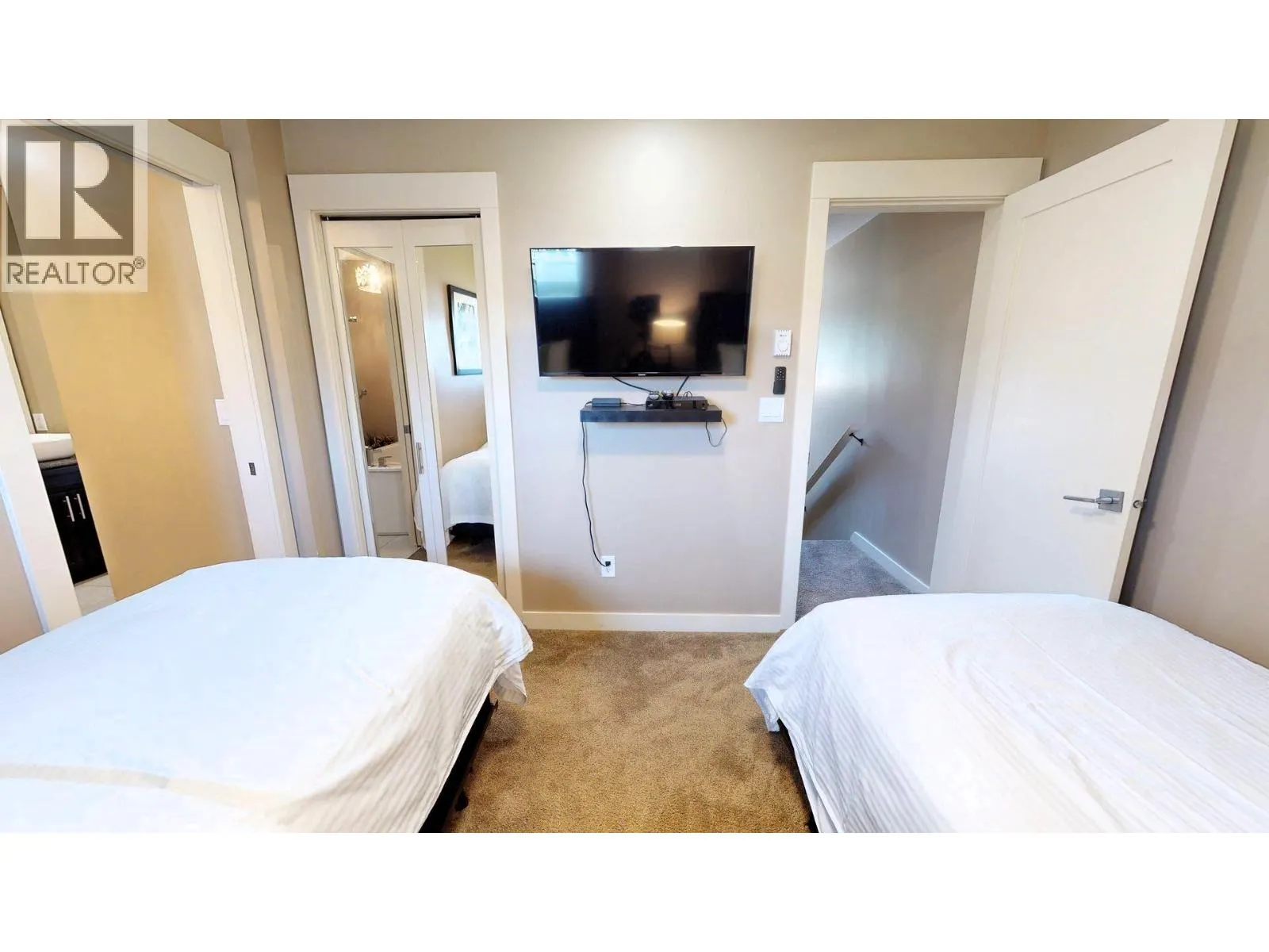 900 BIGHORN Boulevard Unit# 916 C