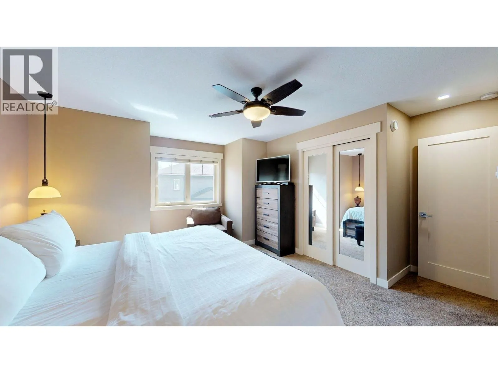 900 BIGHORN Boulevard Unit# 916 C