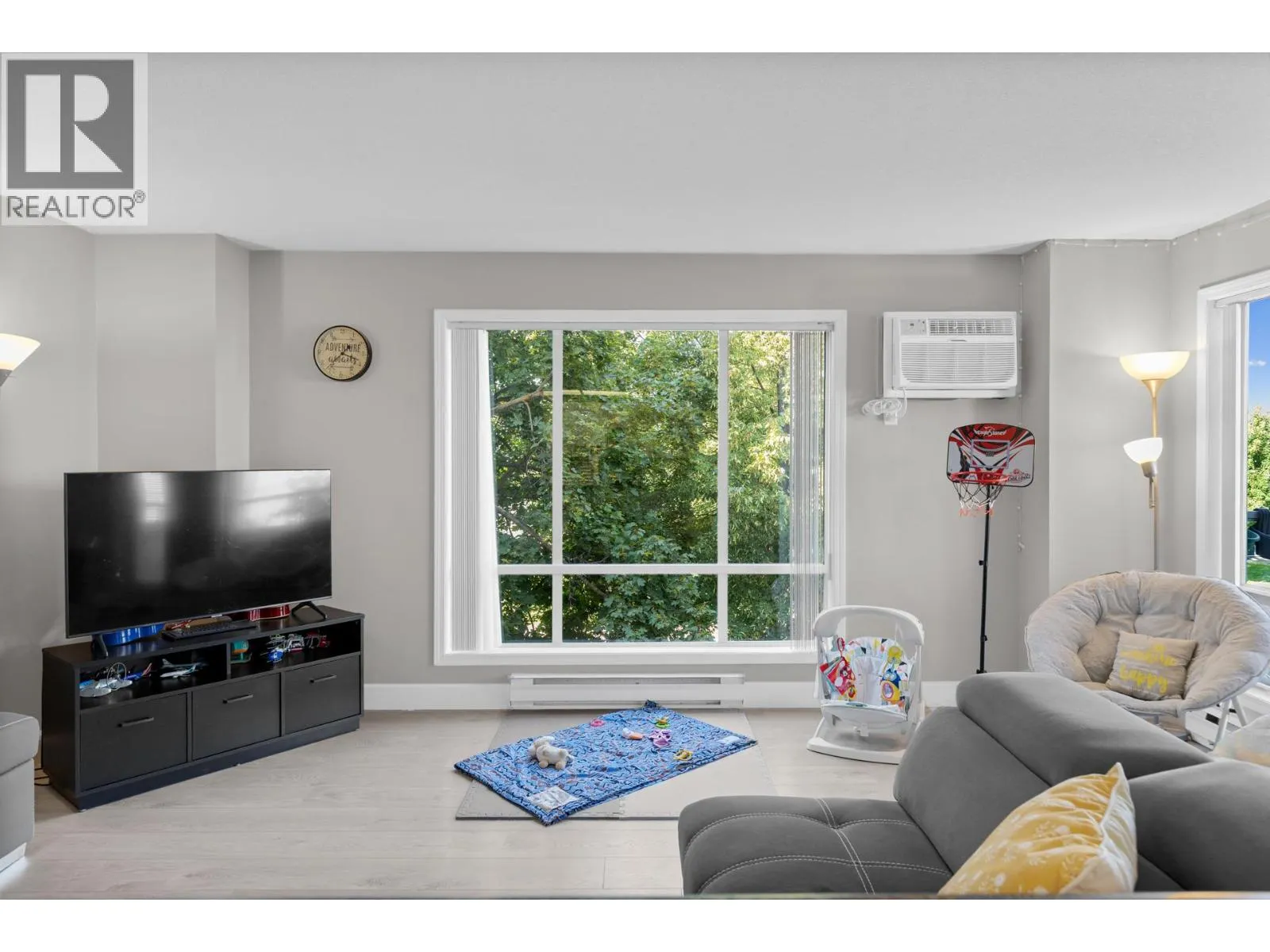 727 Houghton Road Unit# 212