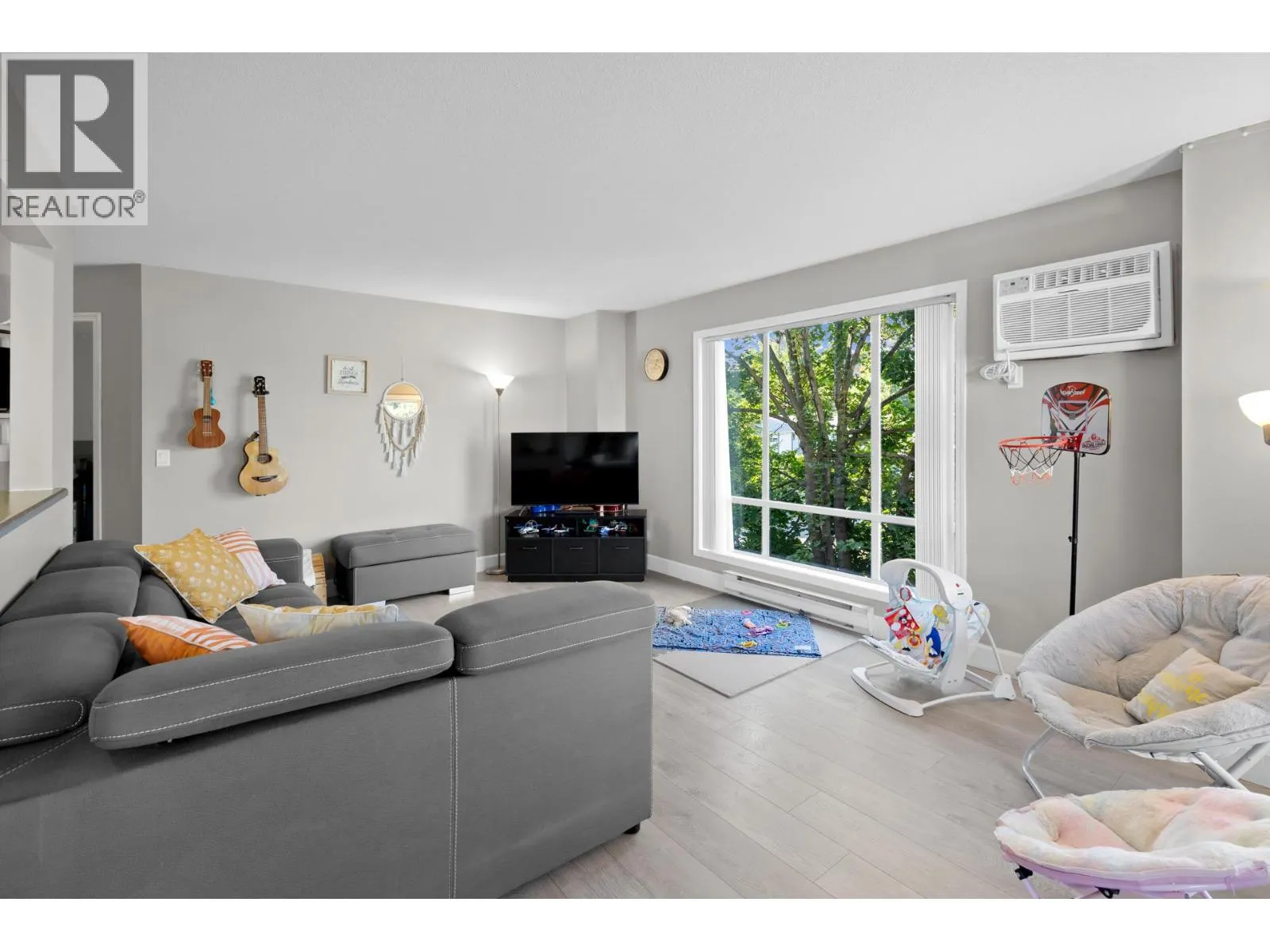 727 Houghton Road Unit# 212