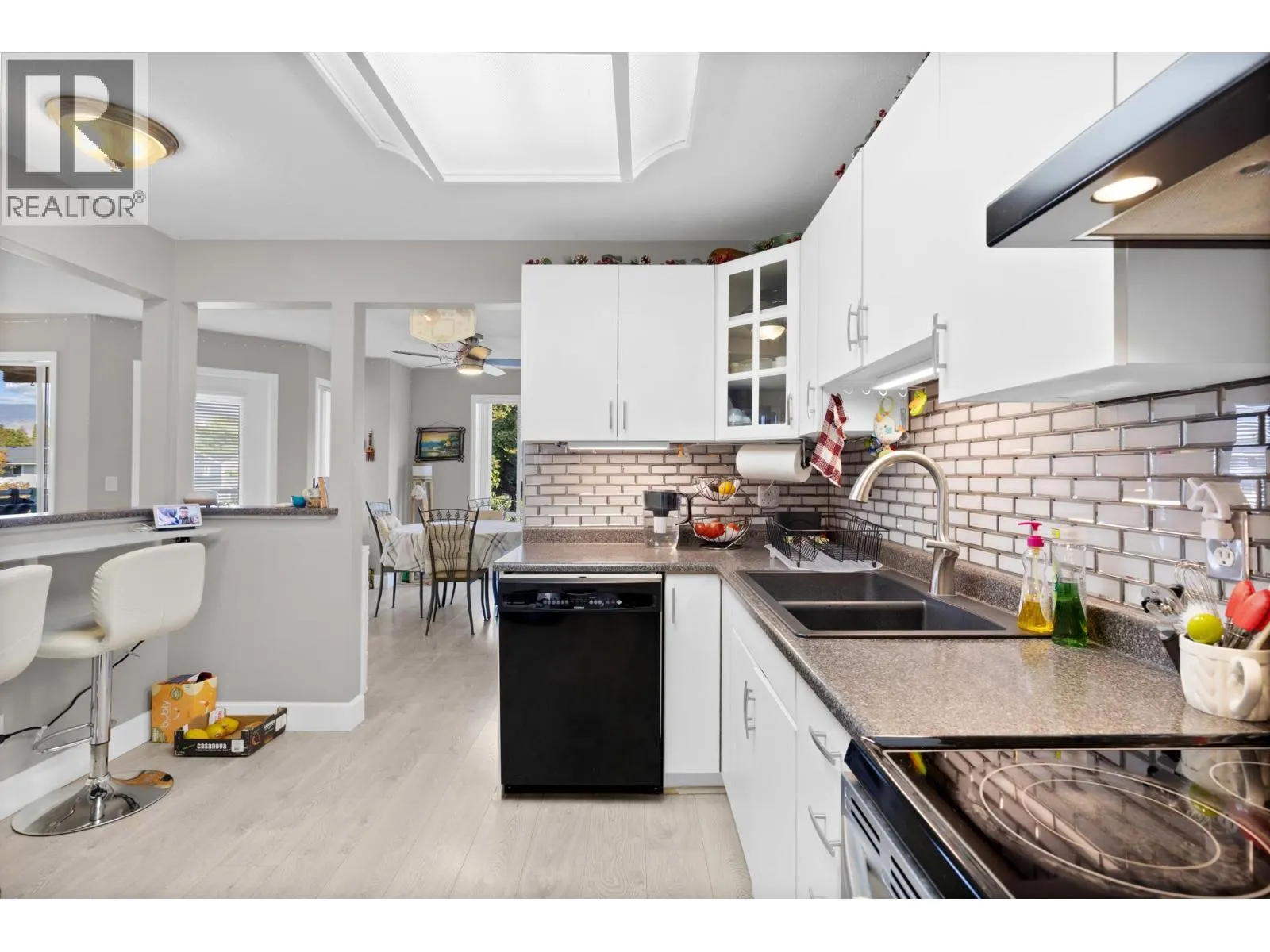 727 Houghton Road Unit# 212
