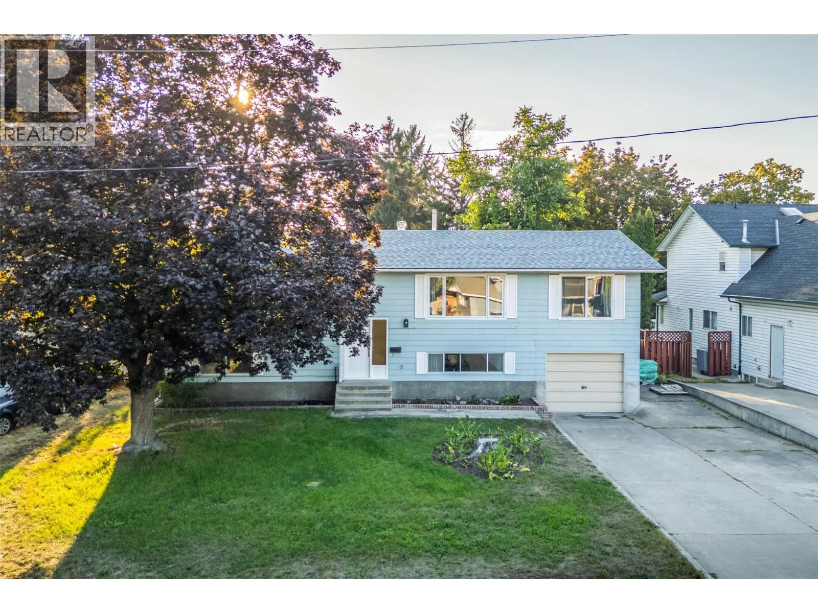 320 Prior Road N