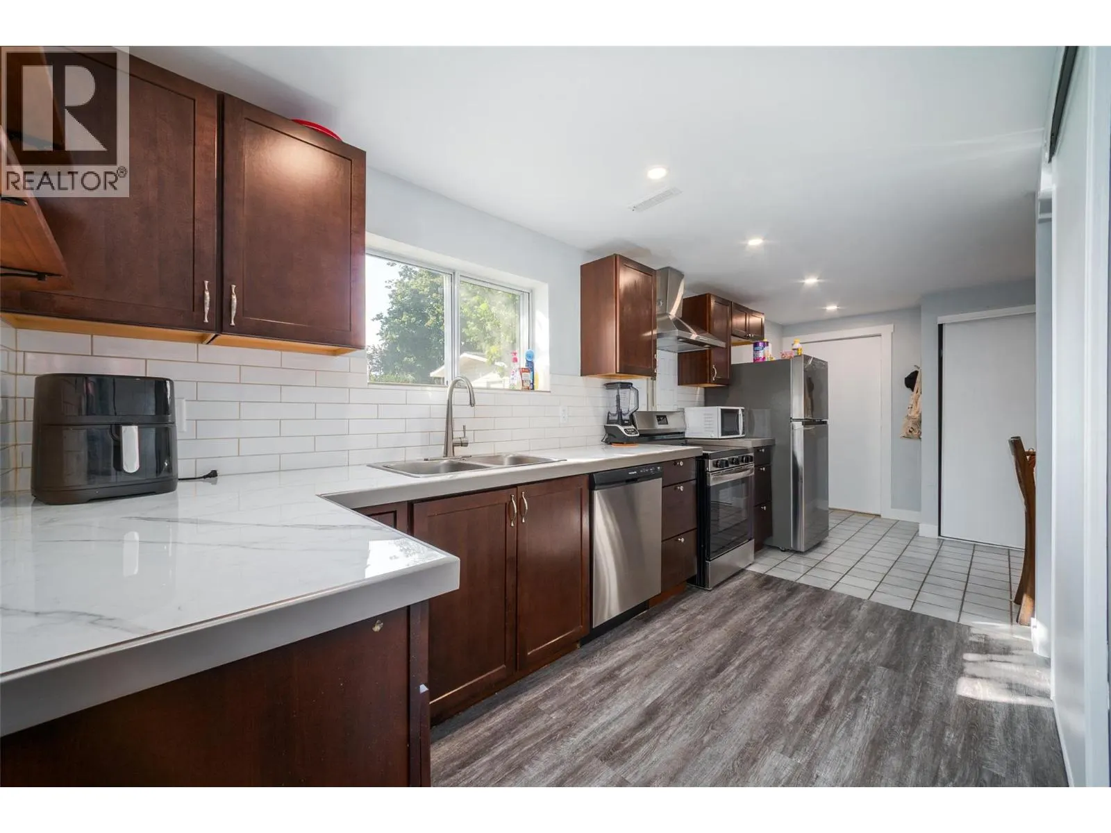 320 Prior Road N