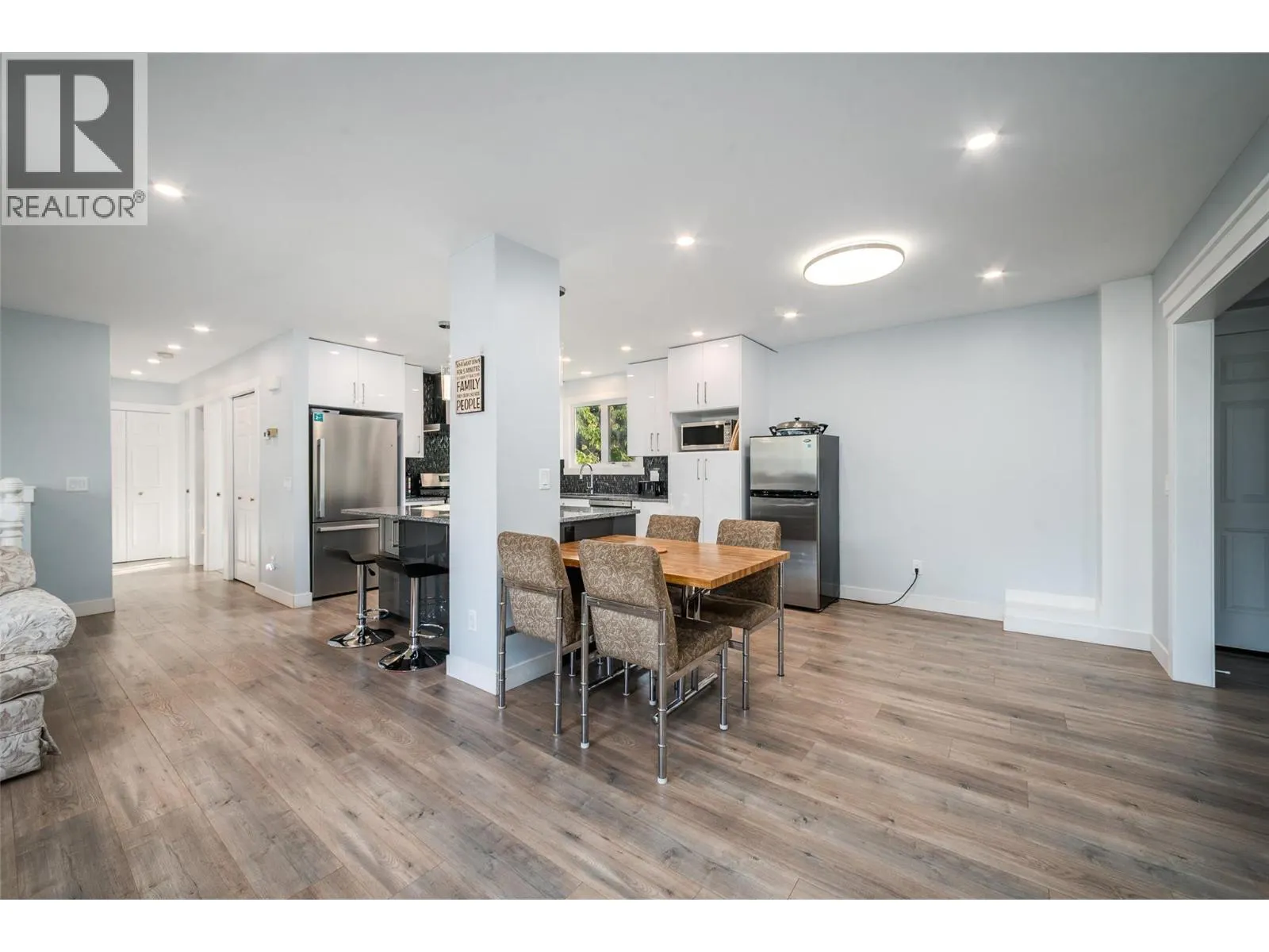 320 Prior Road N