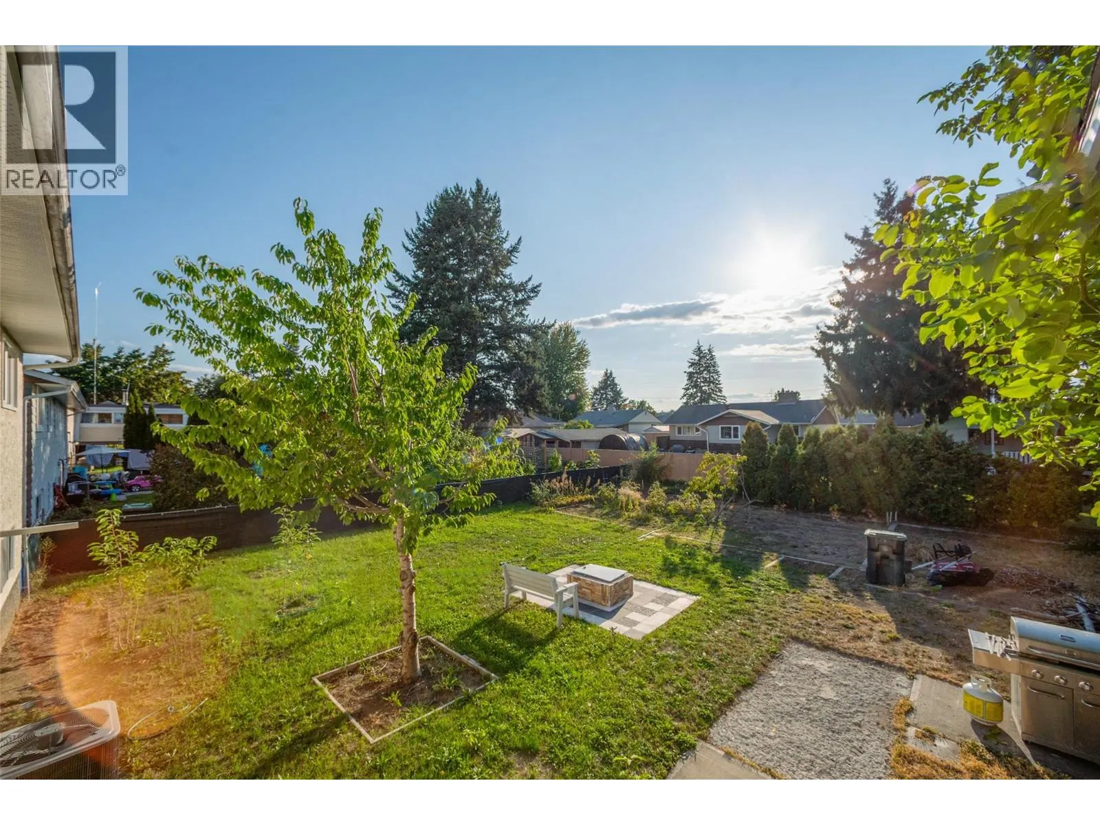 320 Prior Road N