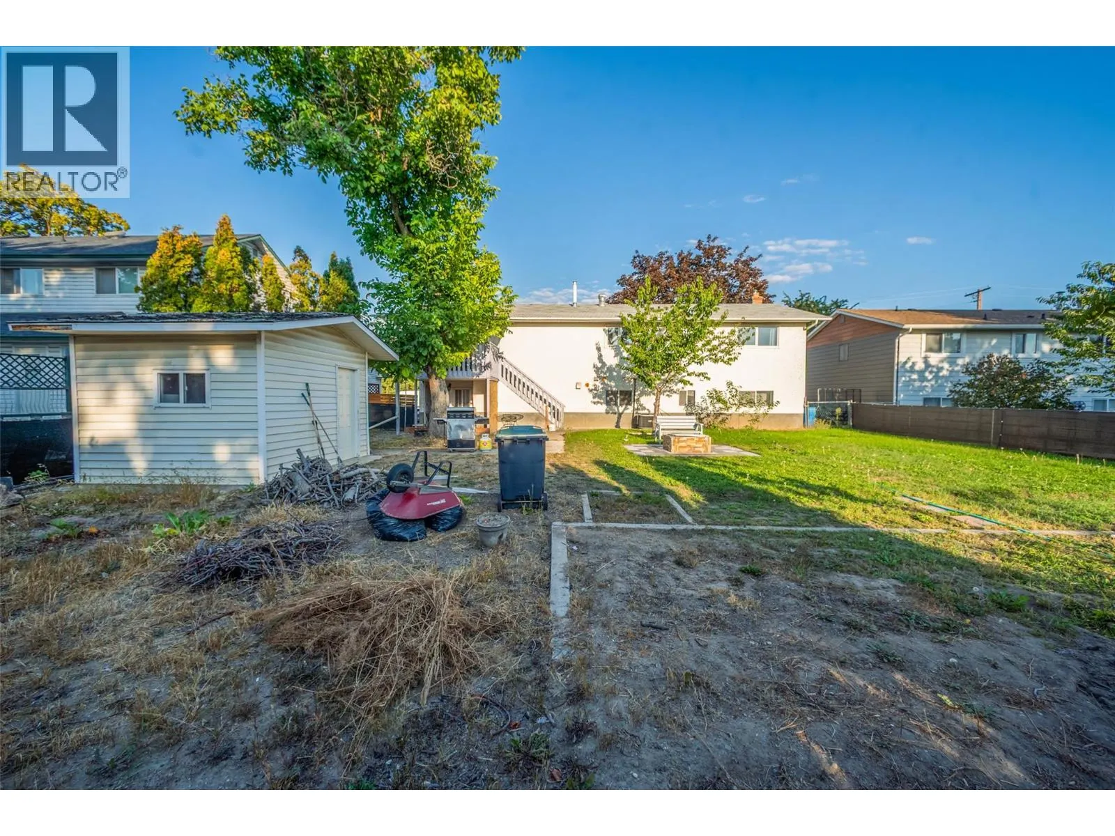 320 Prior Road N