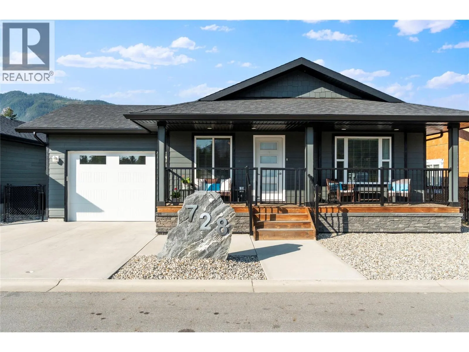 728 Elderberry Walk