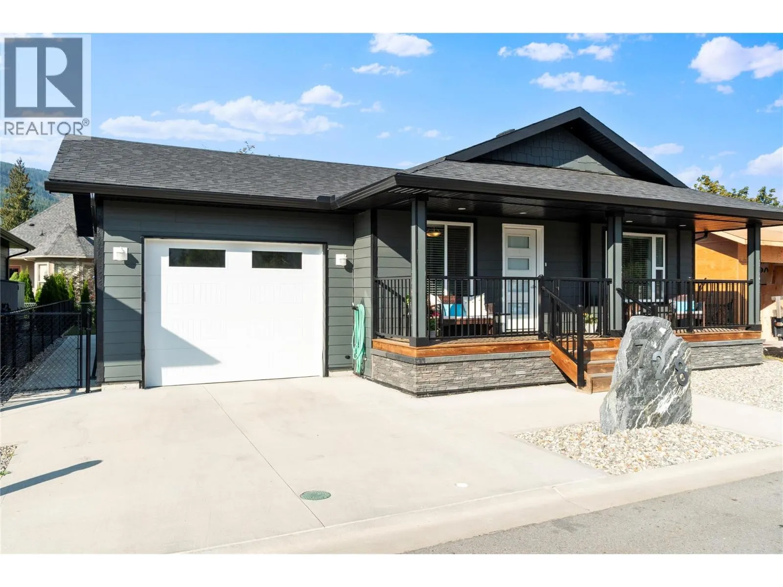 728 Elderberry Walk