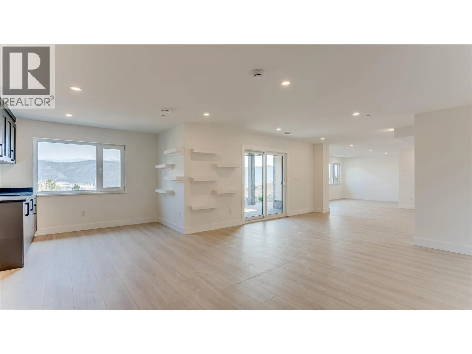 8912 Tavistock Road