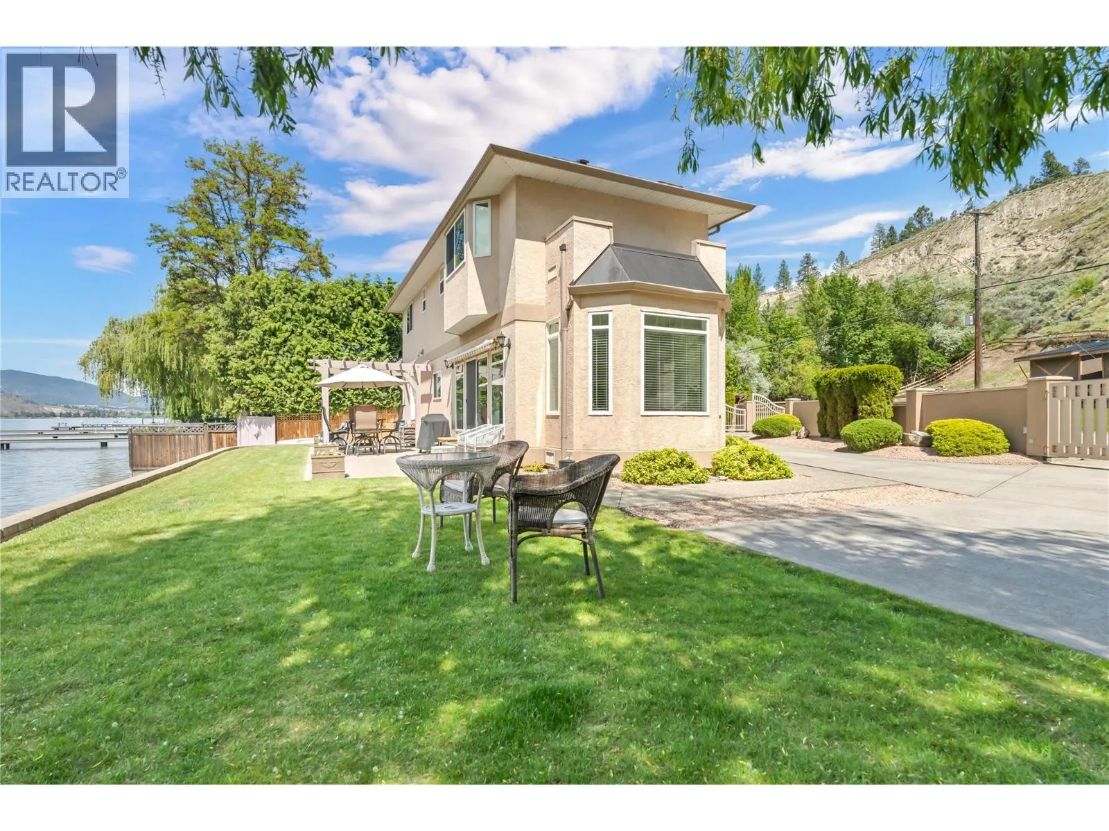4597 Lakeside Road