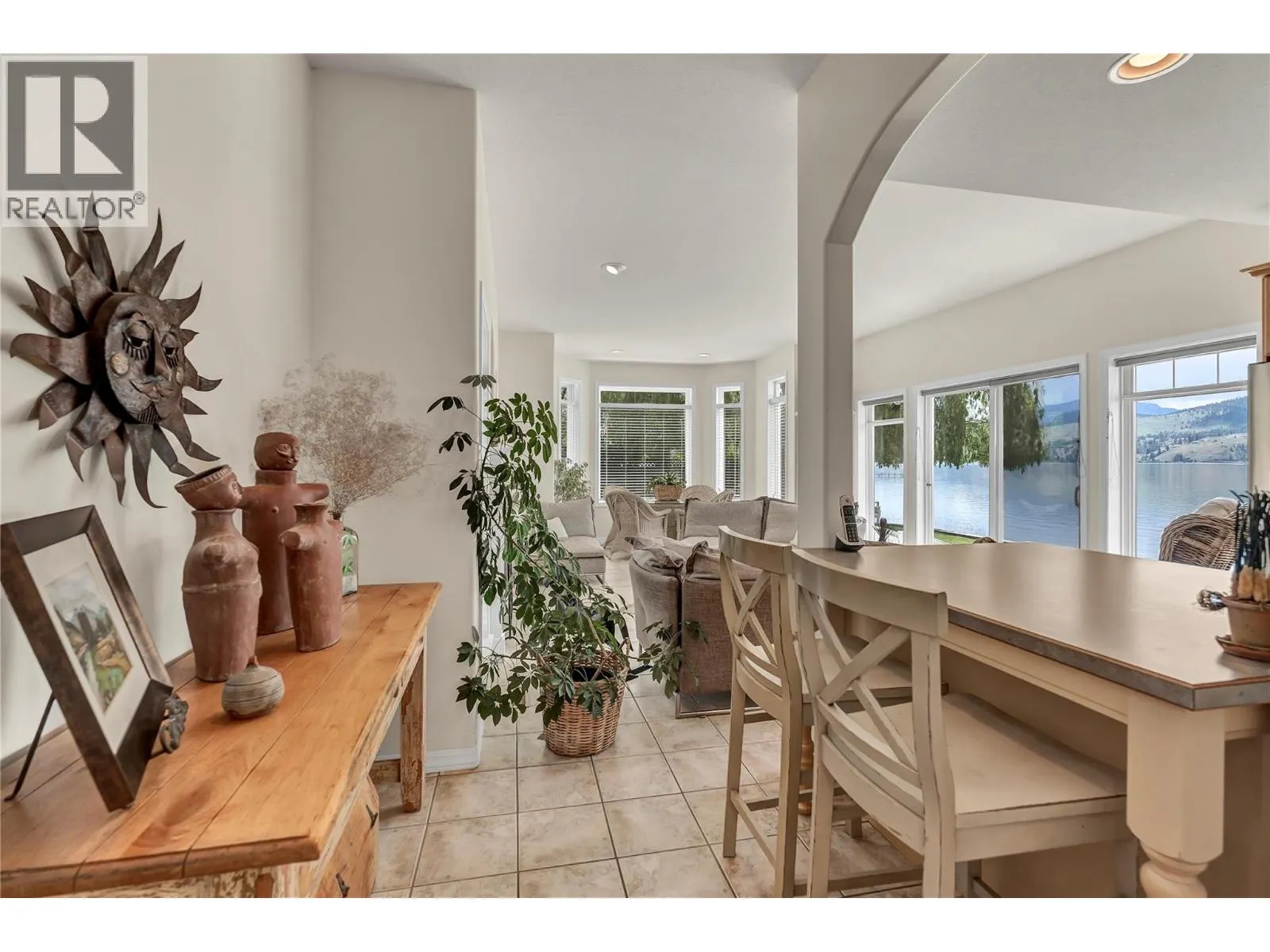 4597 Lakeside Road