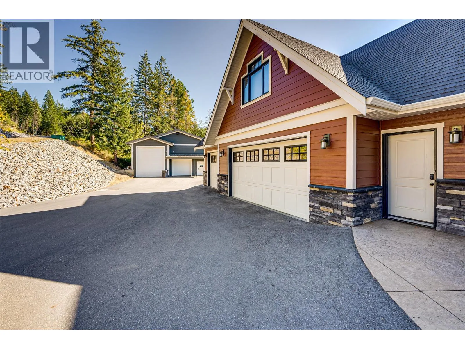 6054 Lynx Drive