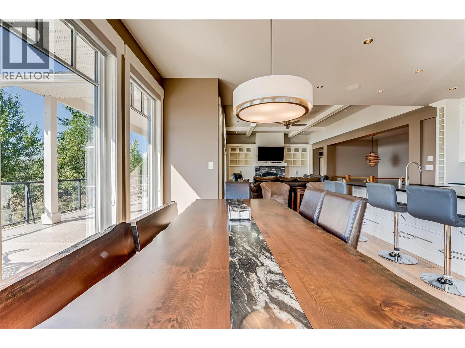 6054 Lynx Drive