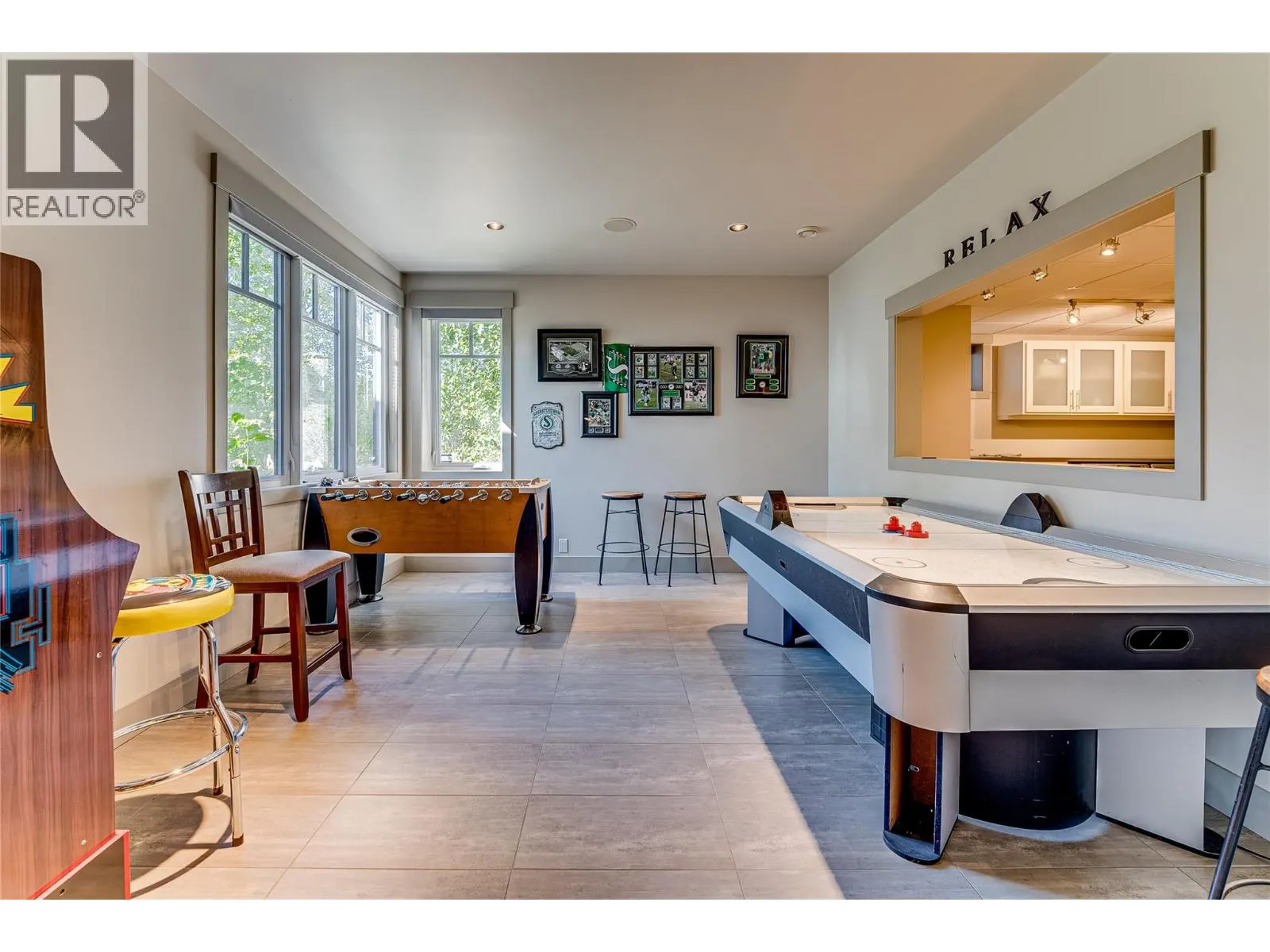 6054 Lynx Drive