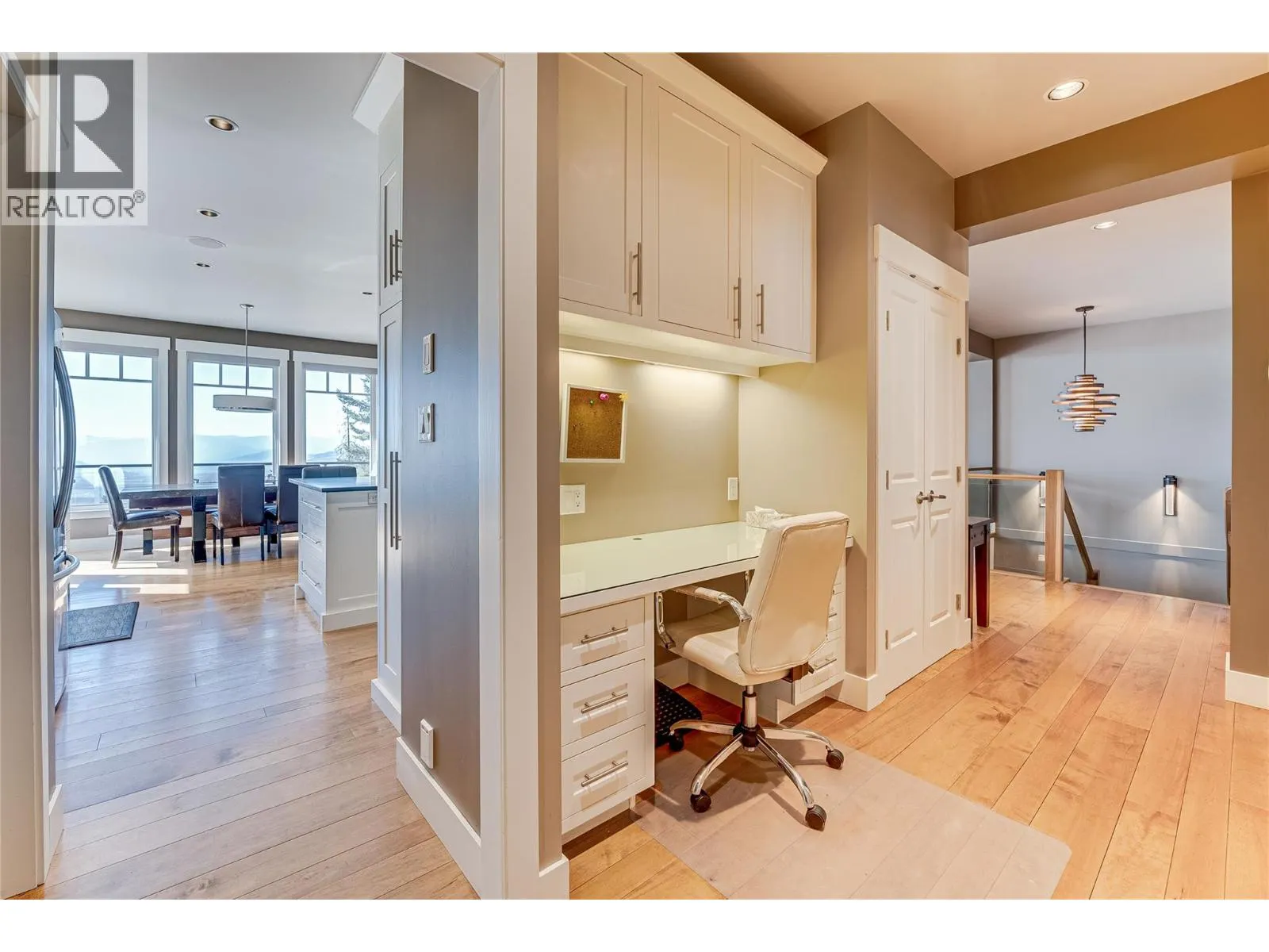 6054 Lynx Drive