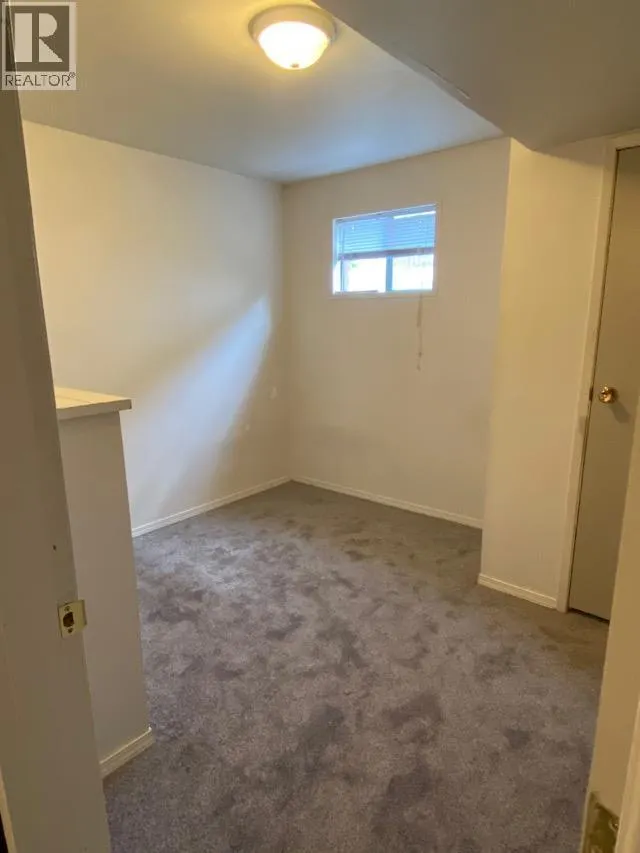 3605 20 Crescent