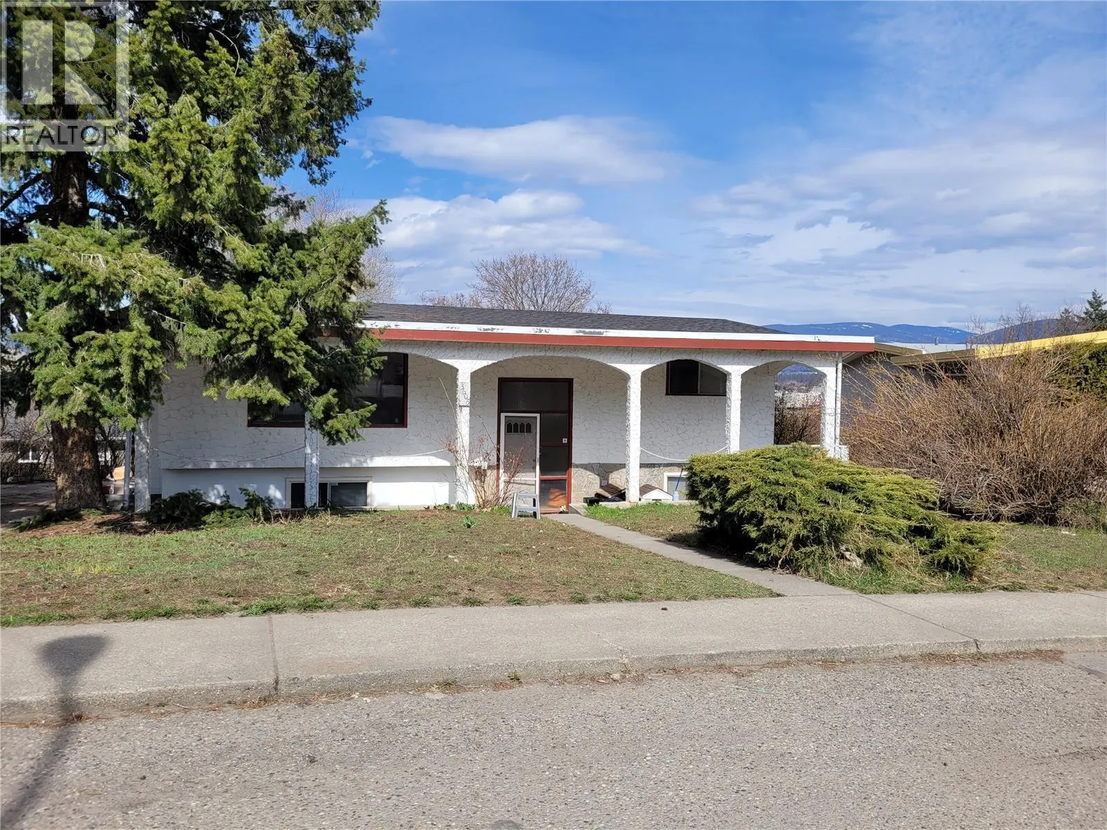 3605 20 Crescent