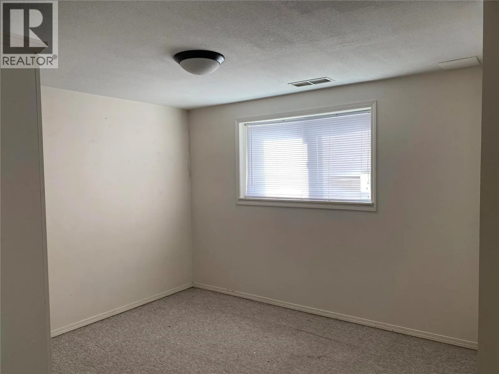 3605 20 Crescent