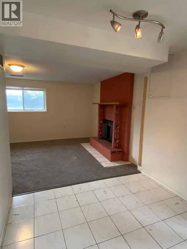 3605 20 Crescent