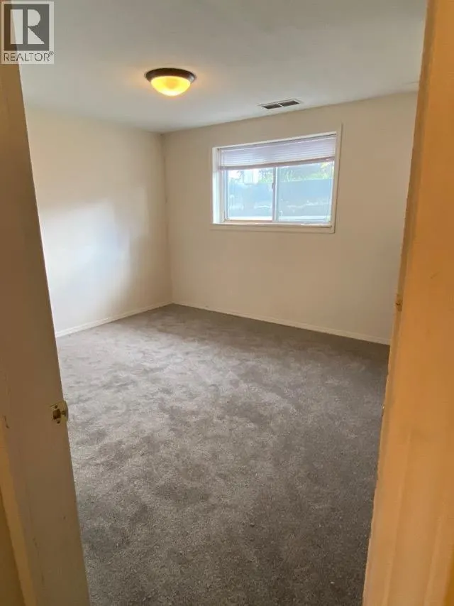 3605 20 Crescent