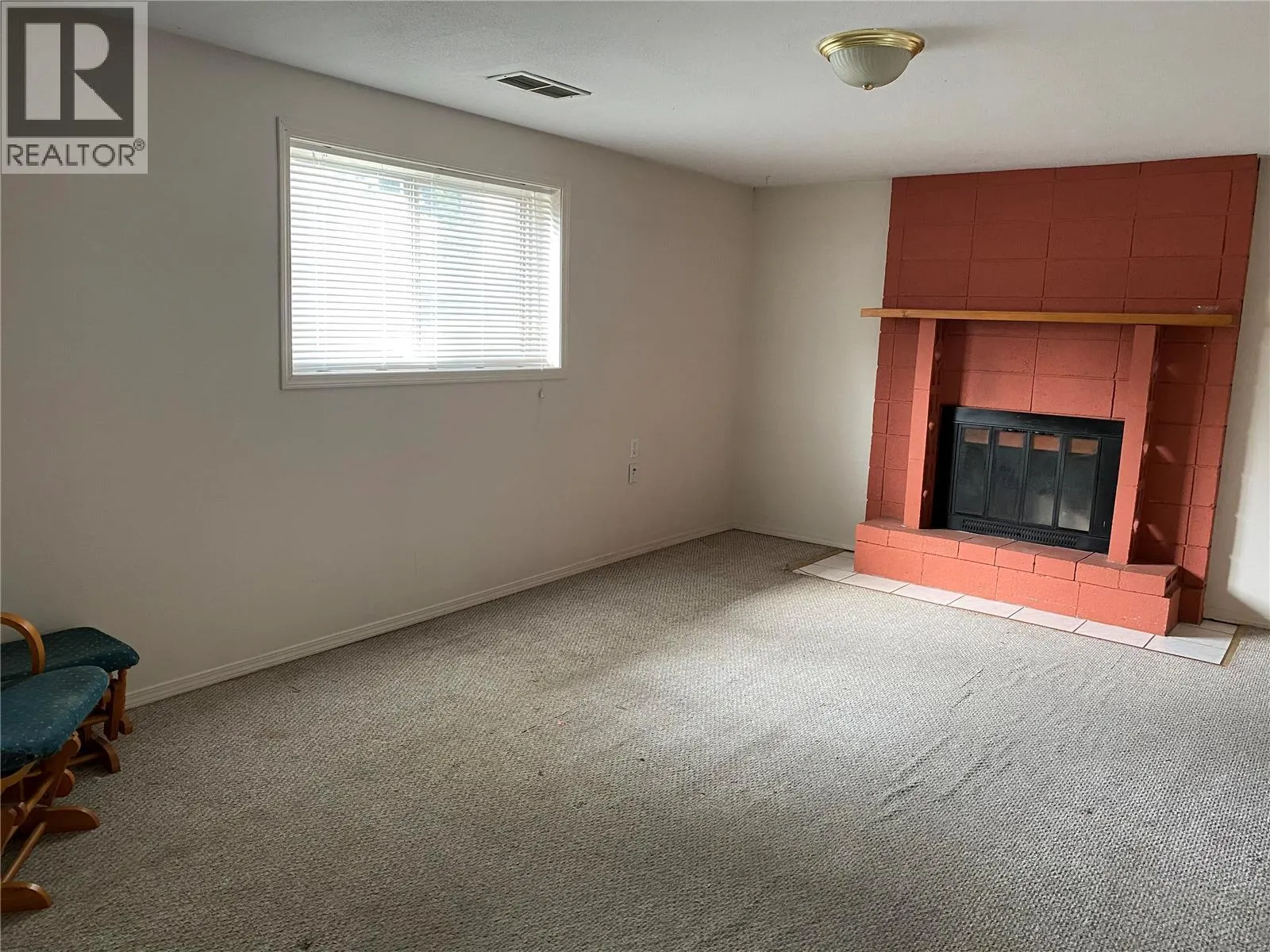 3605 20 Crescent
