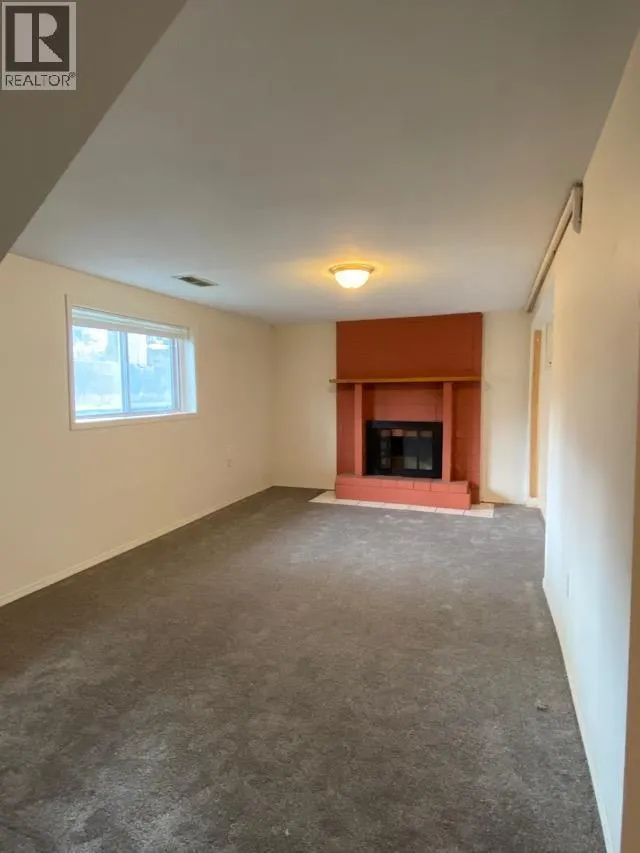 3605 20 Crescent