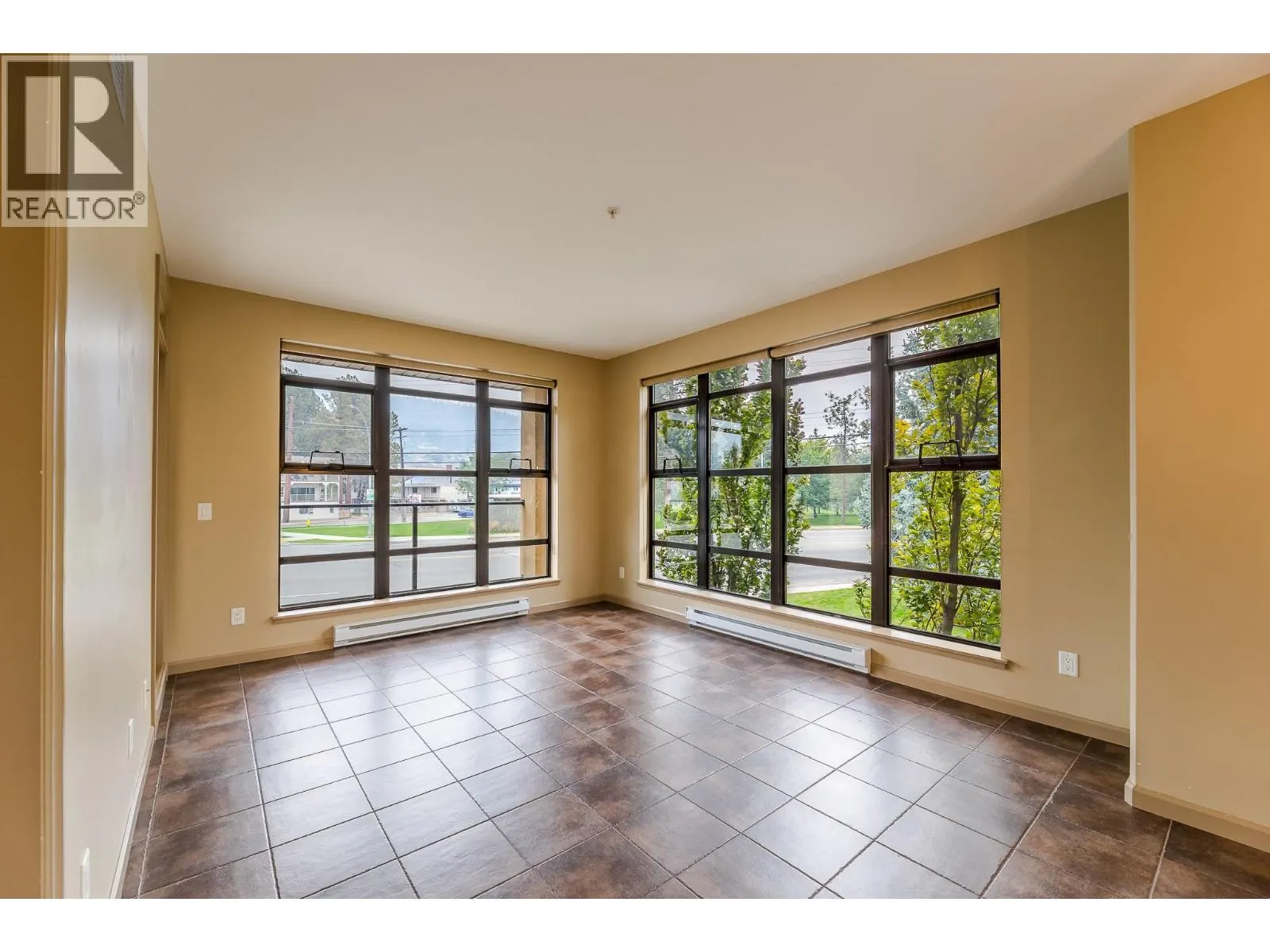 3589 Skaha Lake Road Unit# 204