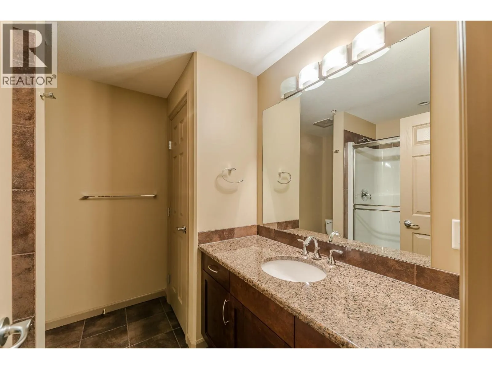 3589 Skaha Lake Road Unit# 204