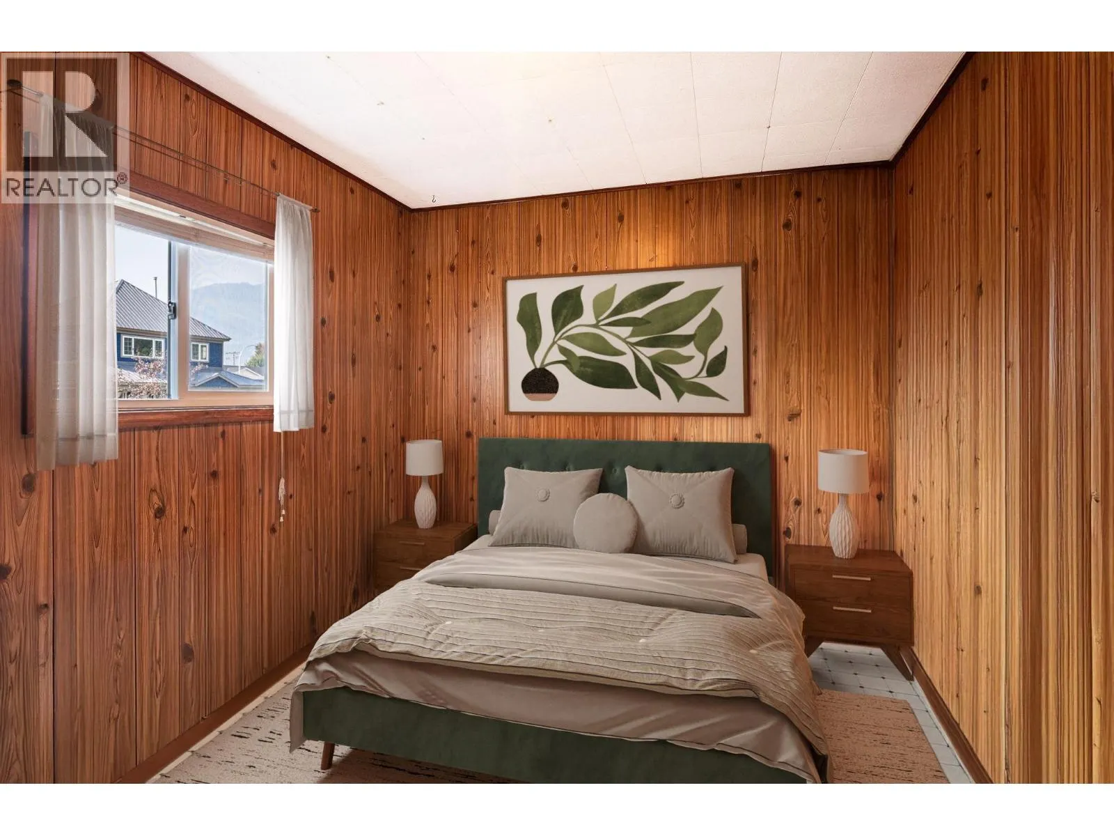 910 Second Street W