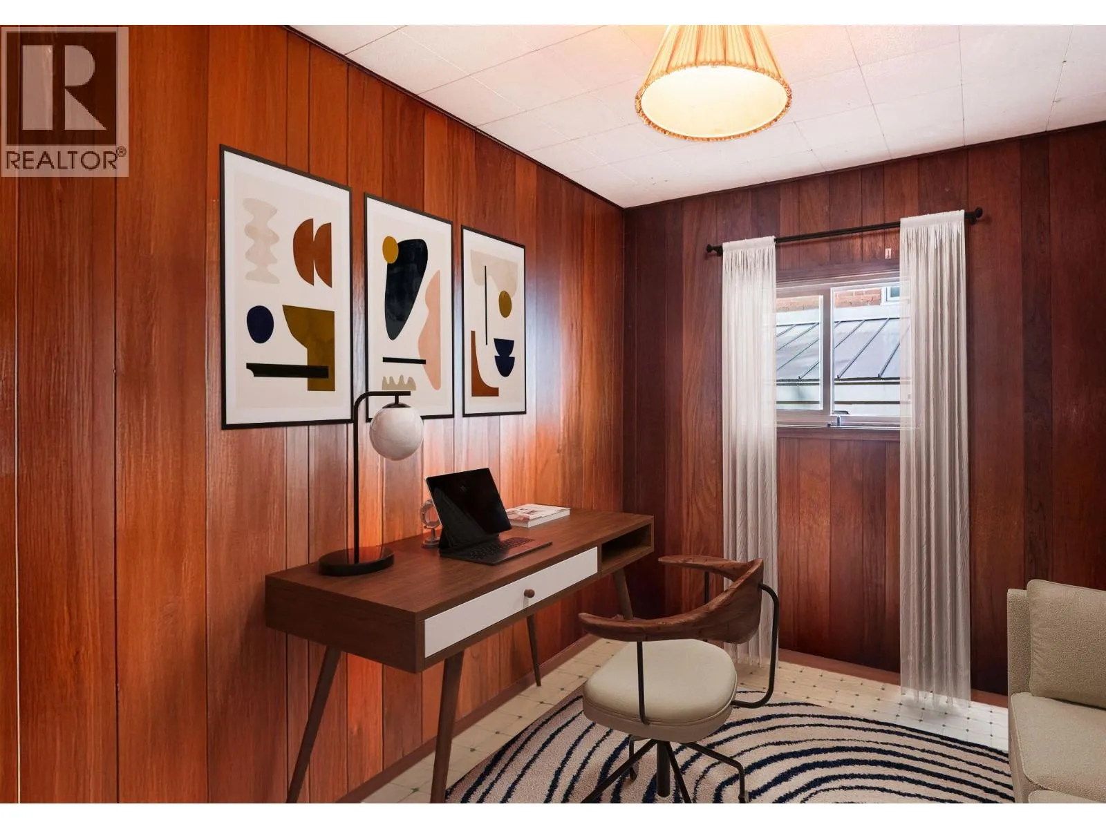 910 Second Street W