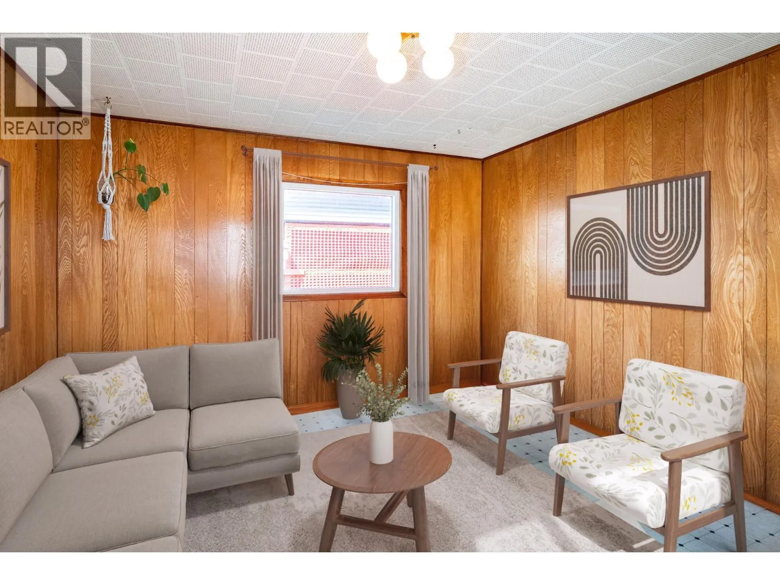 910 Second Street W