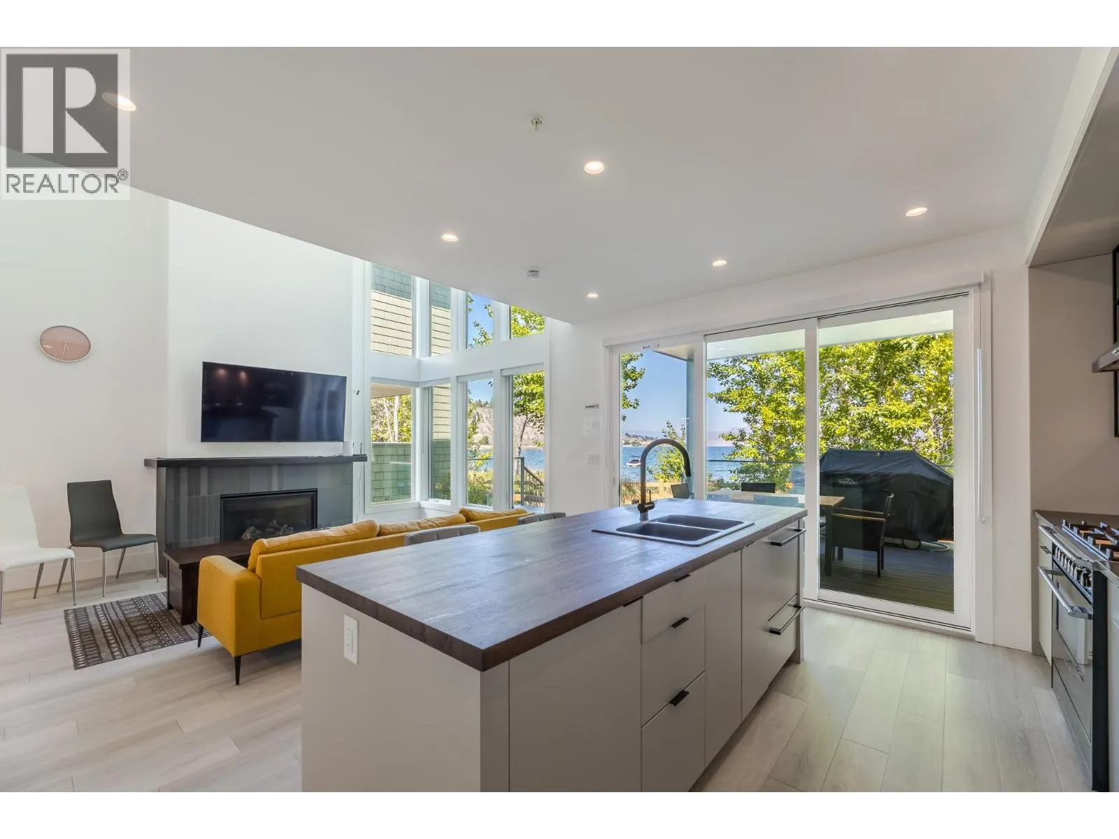 3240 Landry Crescent