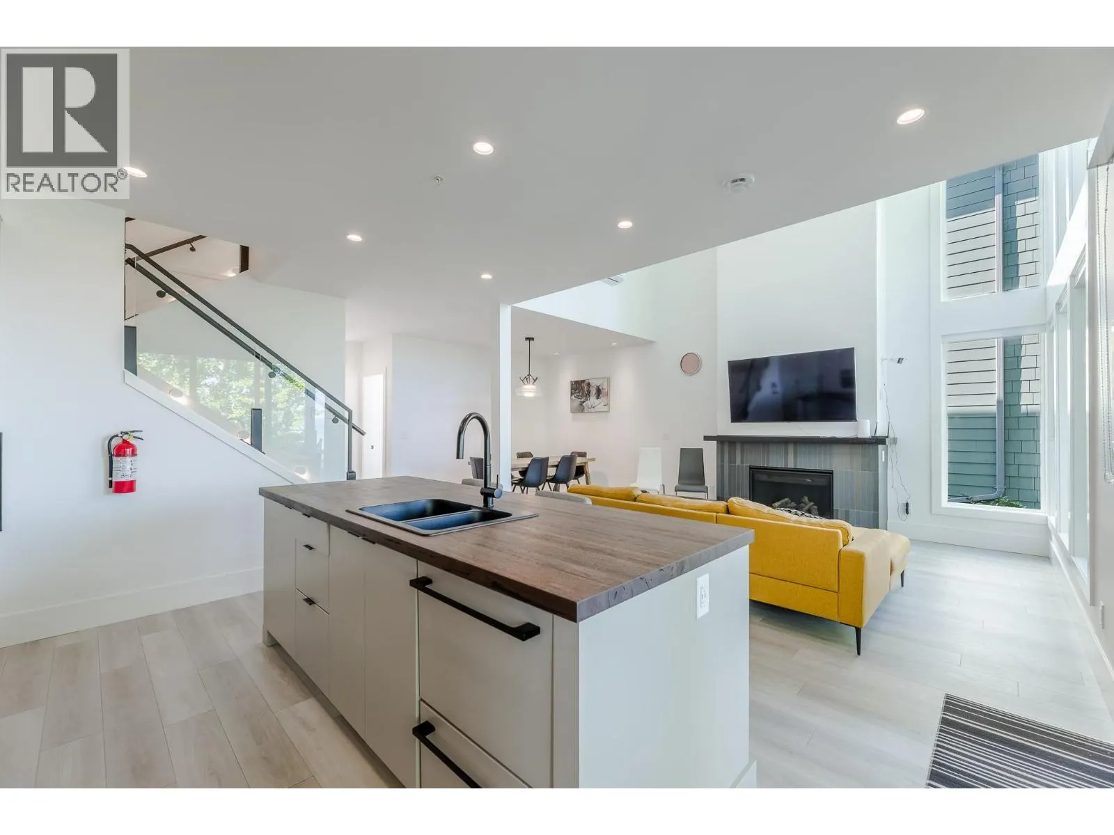 3240 Landry Crescent