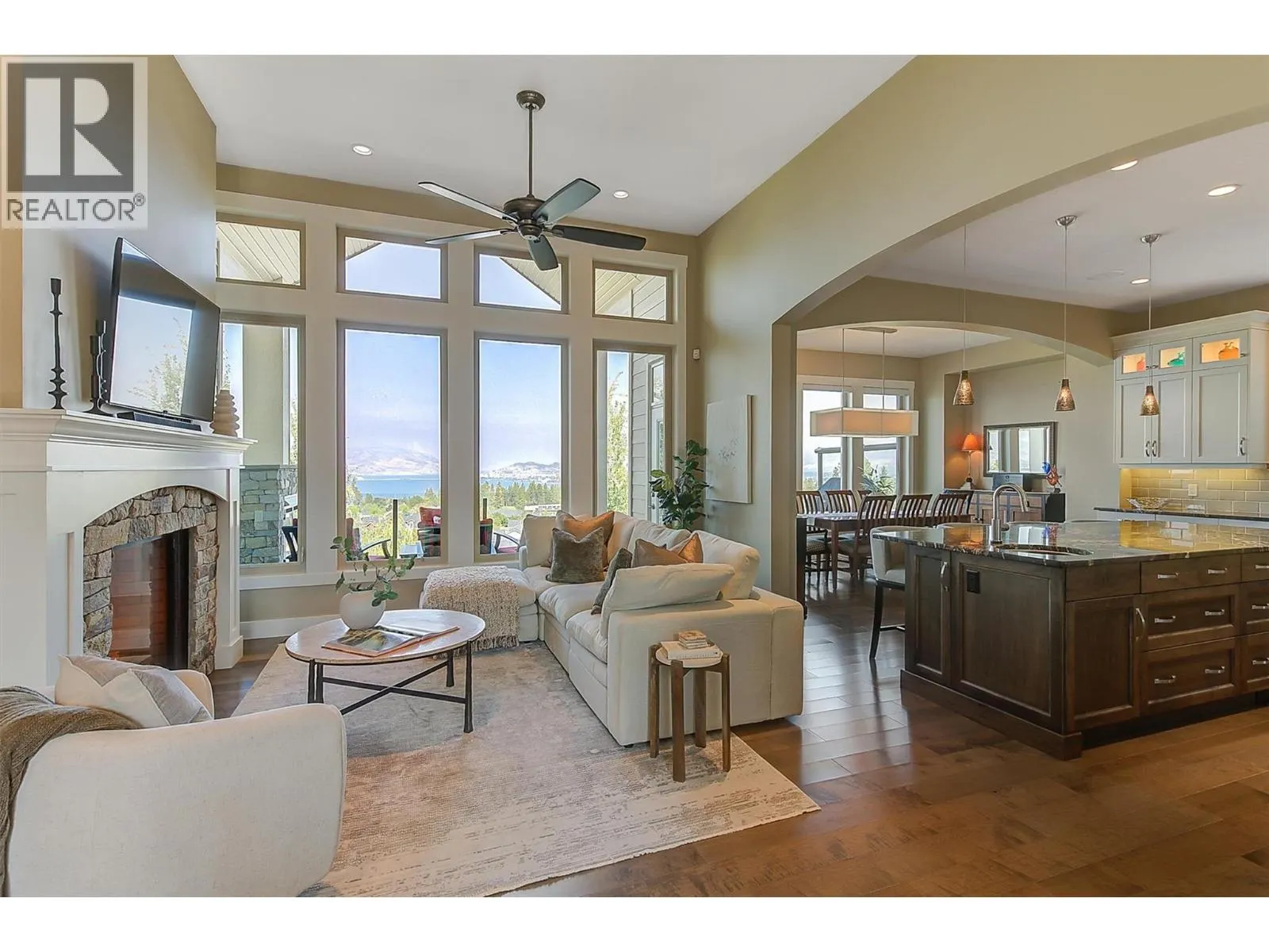 440 Lakepointe Drive